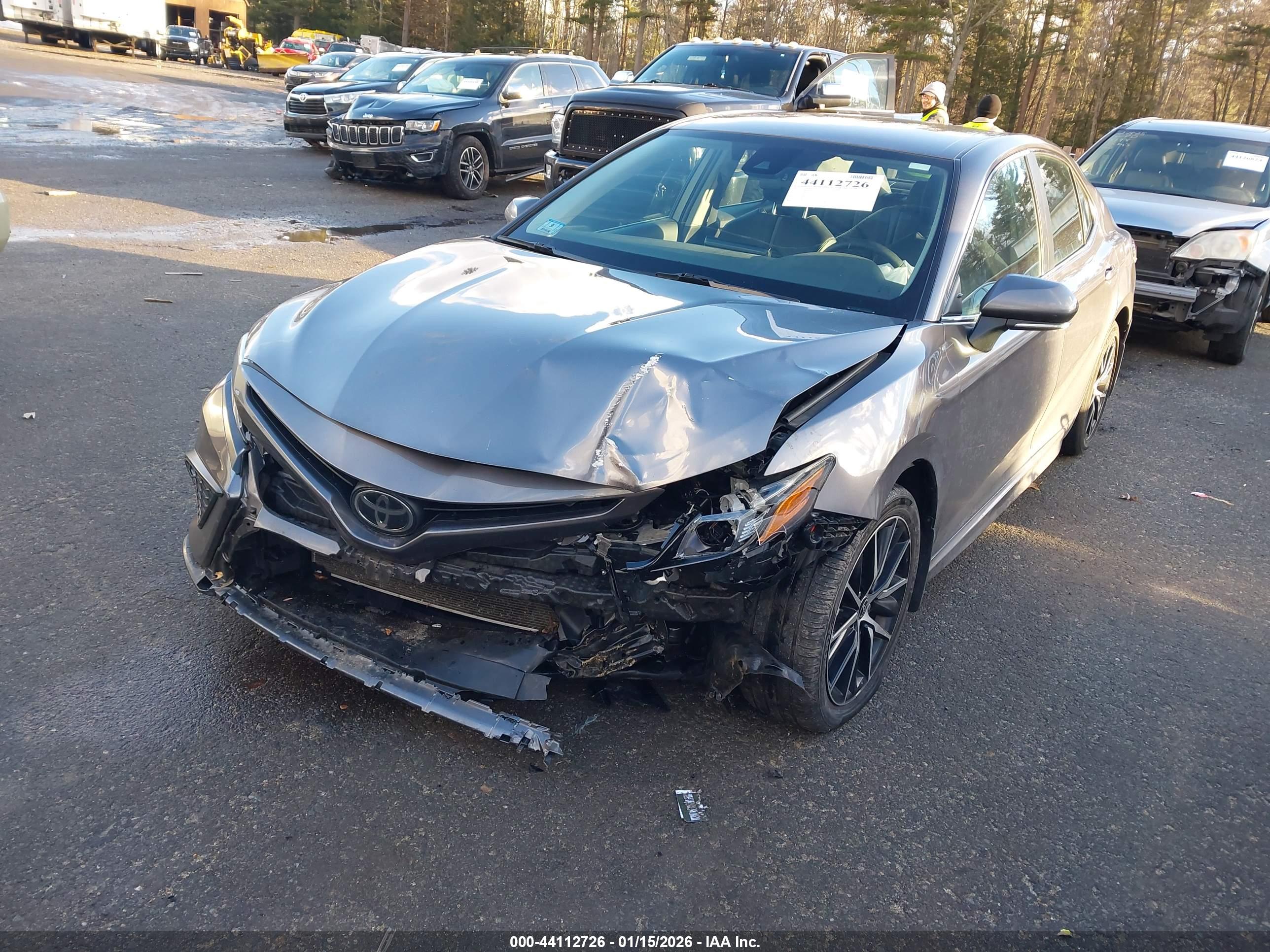 TOYOTA CAMRY image 2