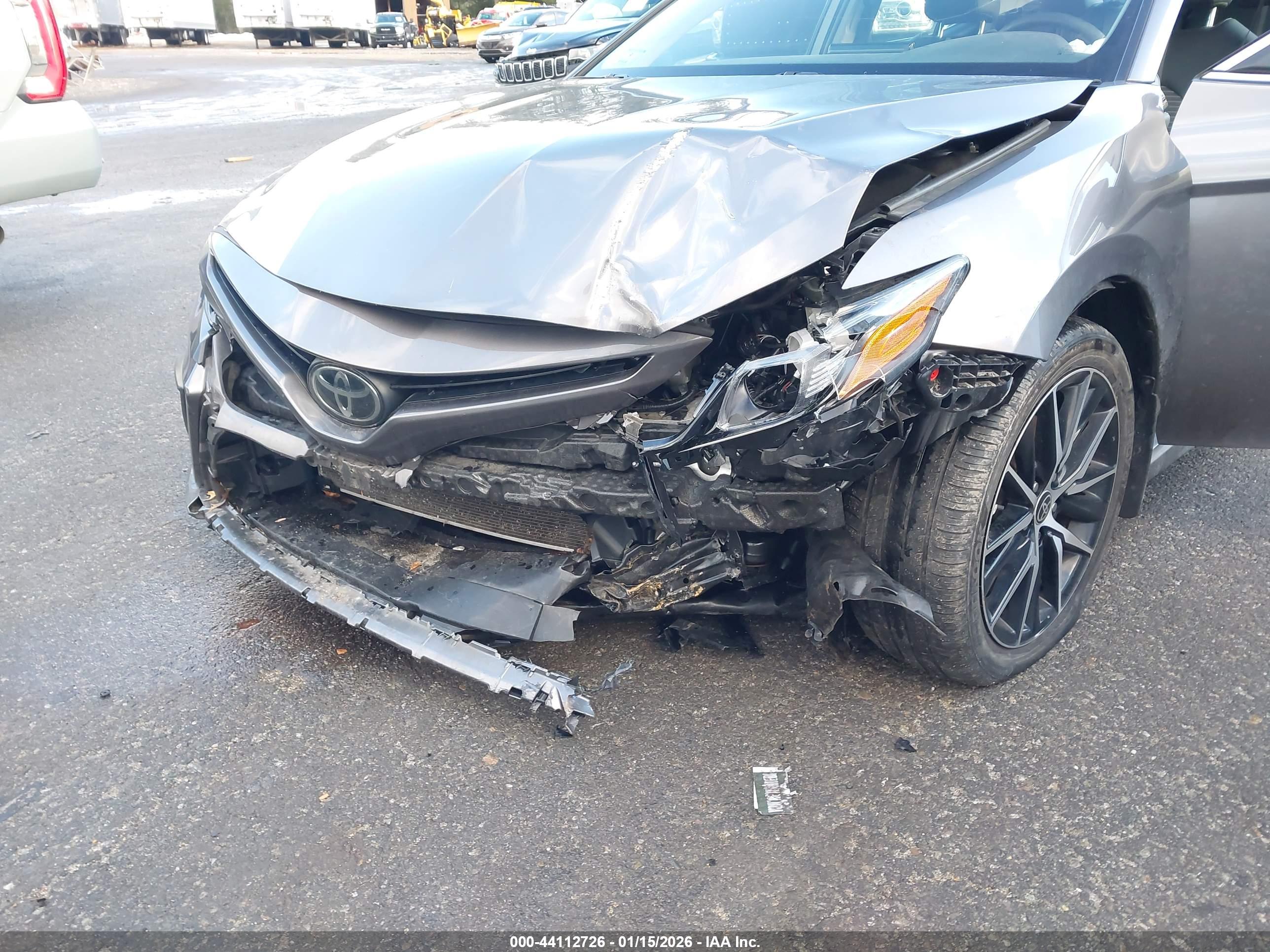 TOYOTA CAMRY image 6