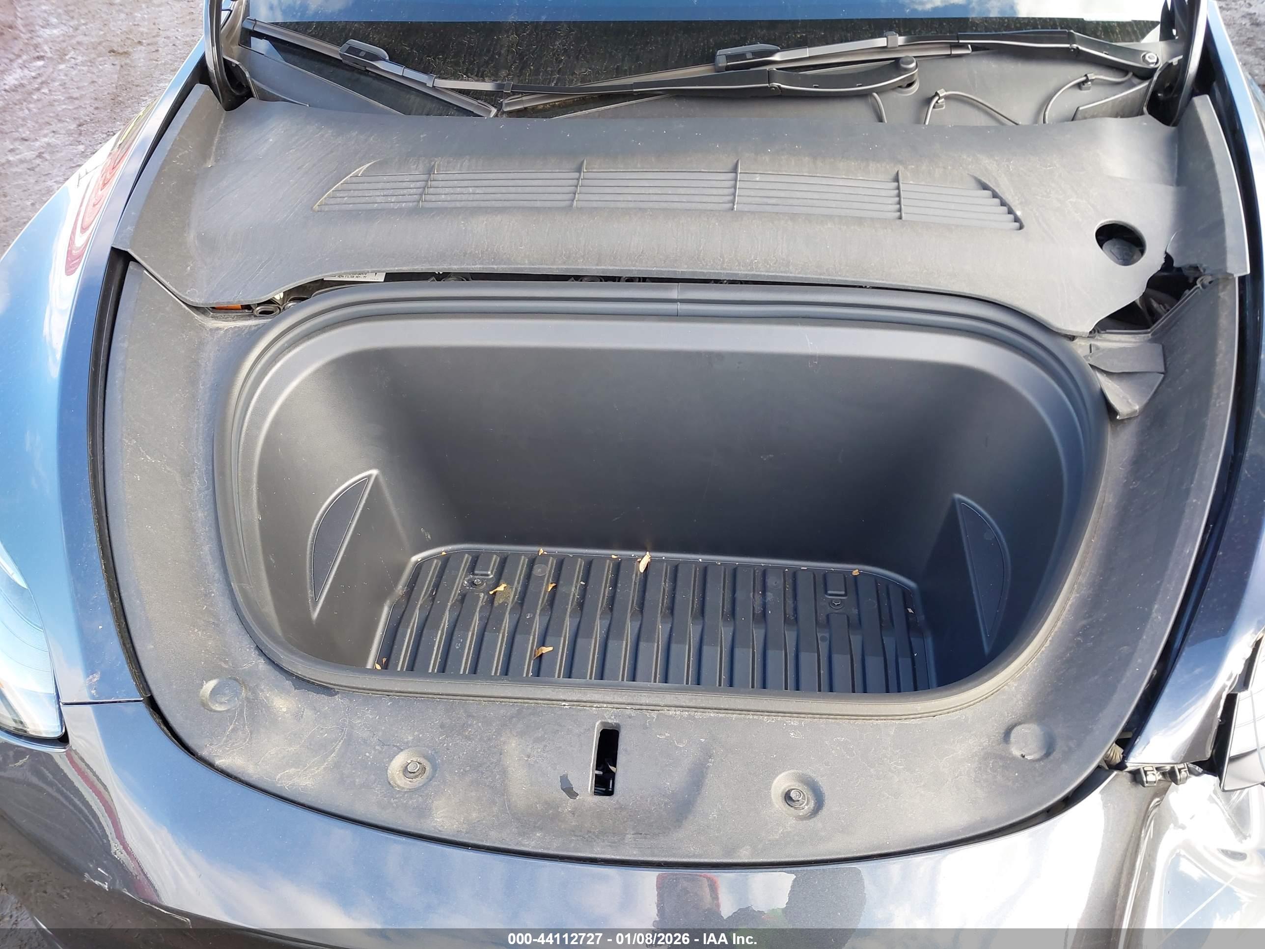 TESLA MODEL image 10