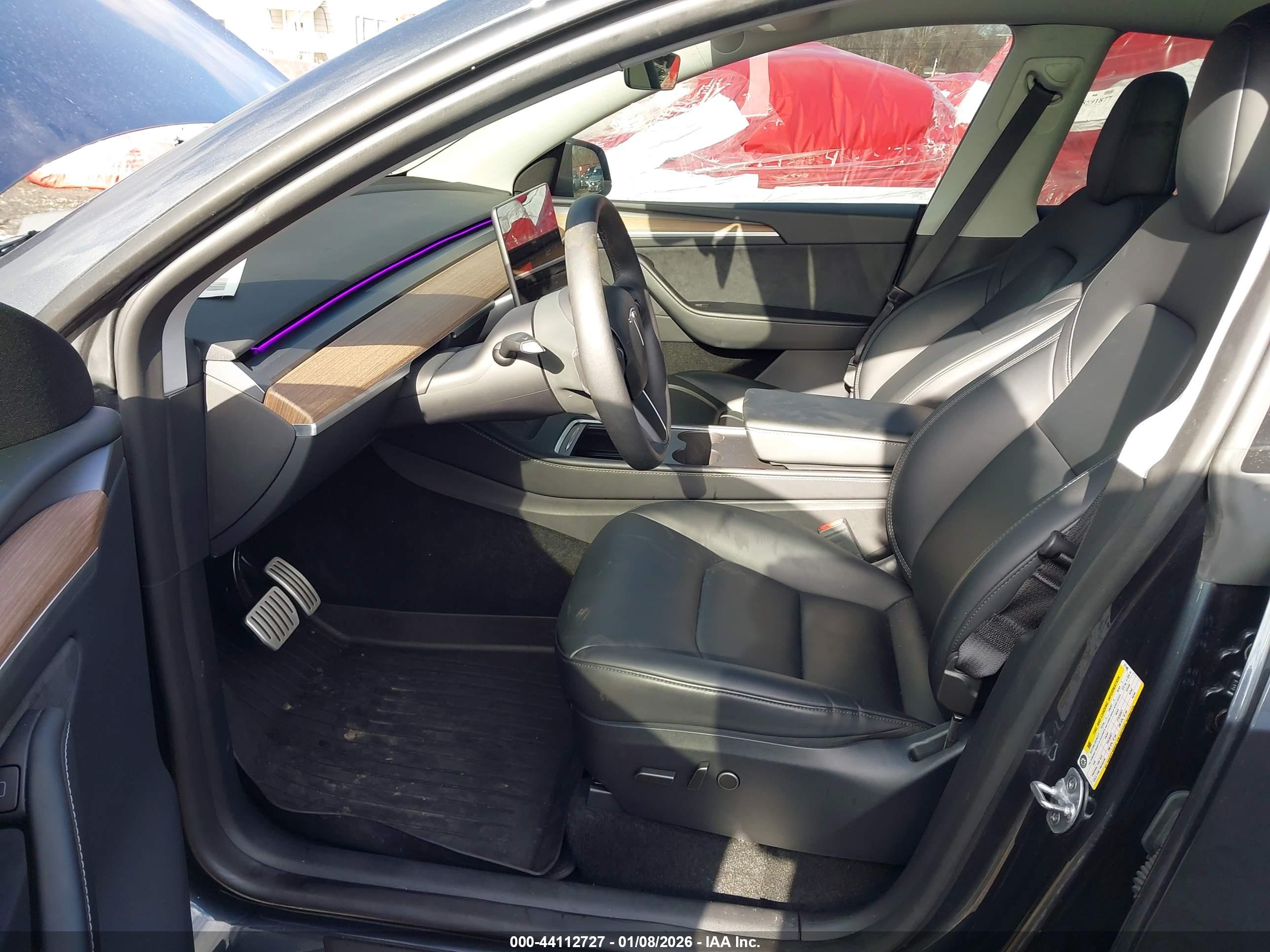 TESLA MODEL image 5