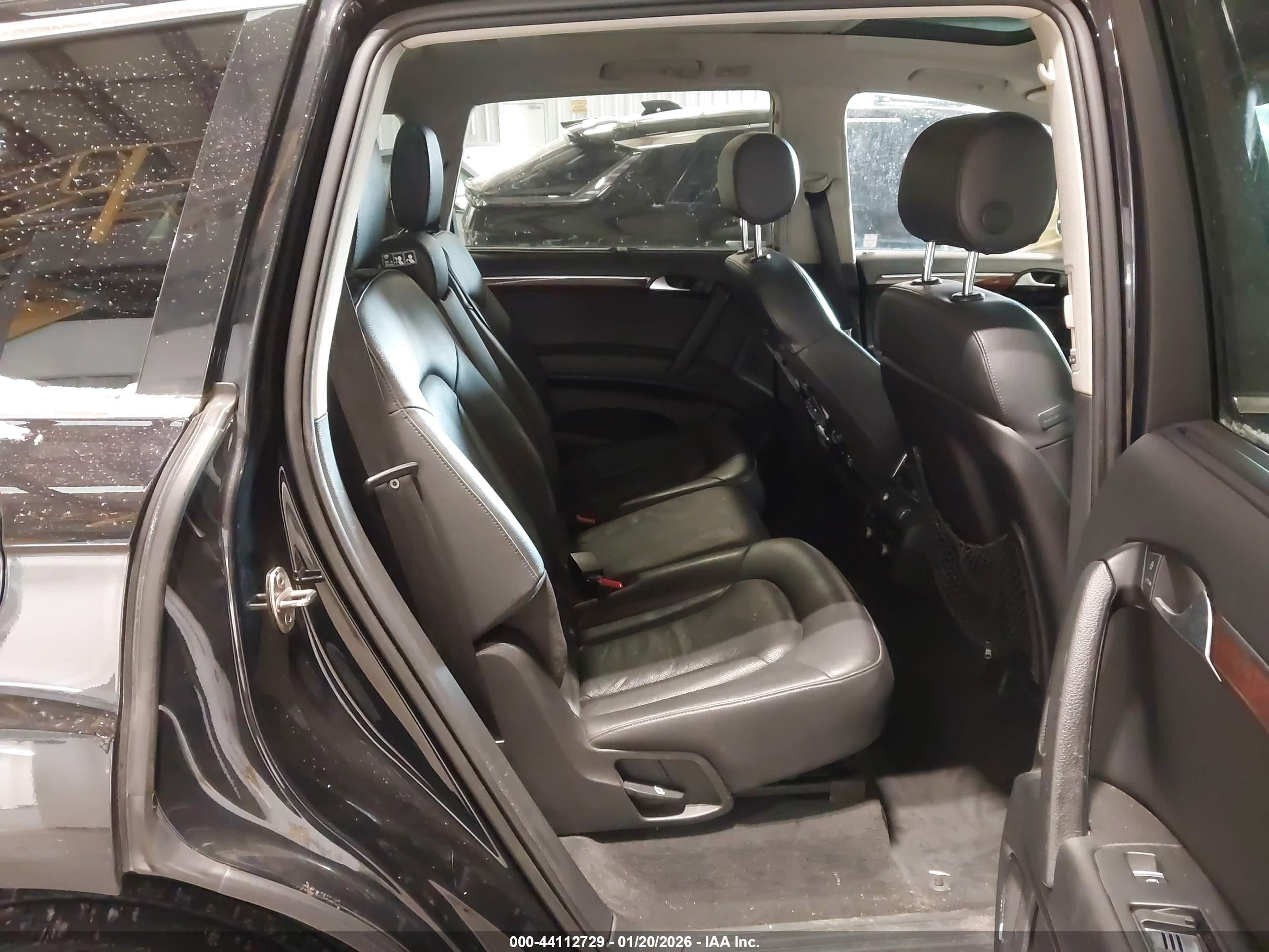 AUDI Q7 image 8