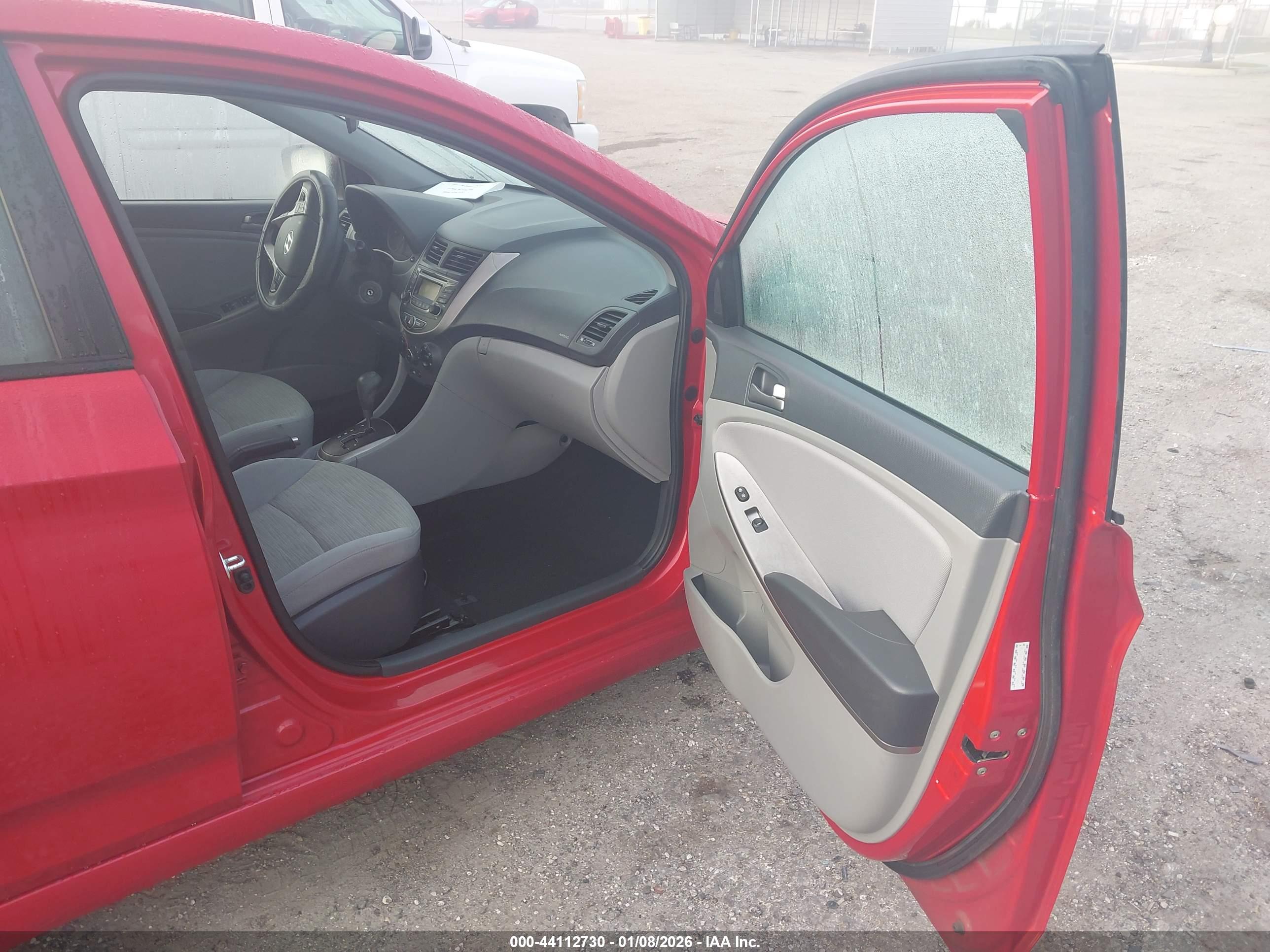 HYUNDAI ACCENT image 5