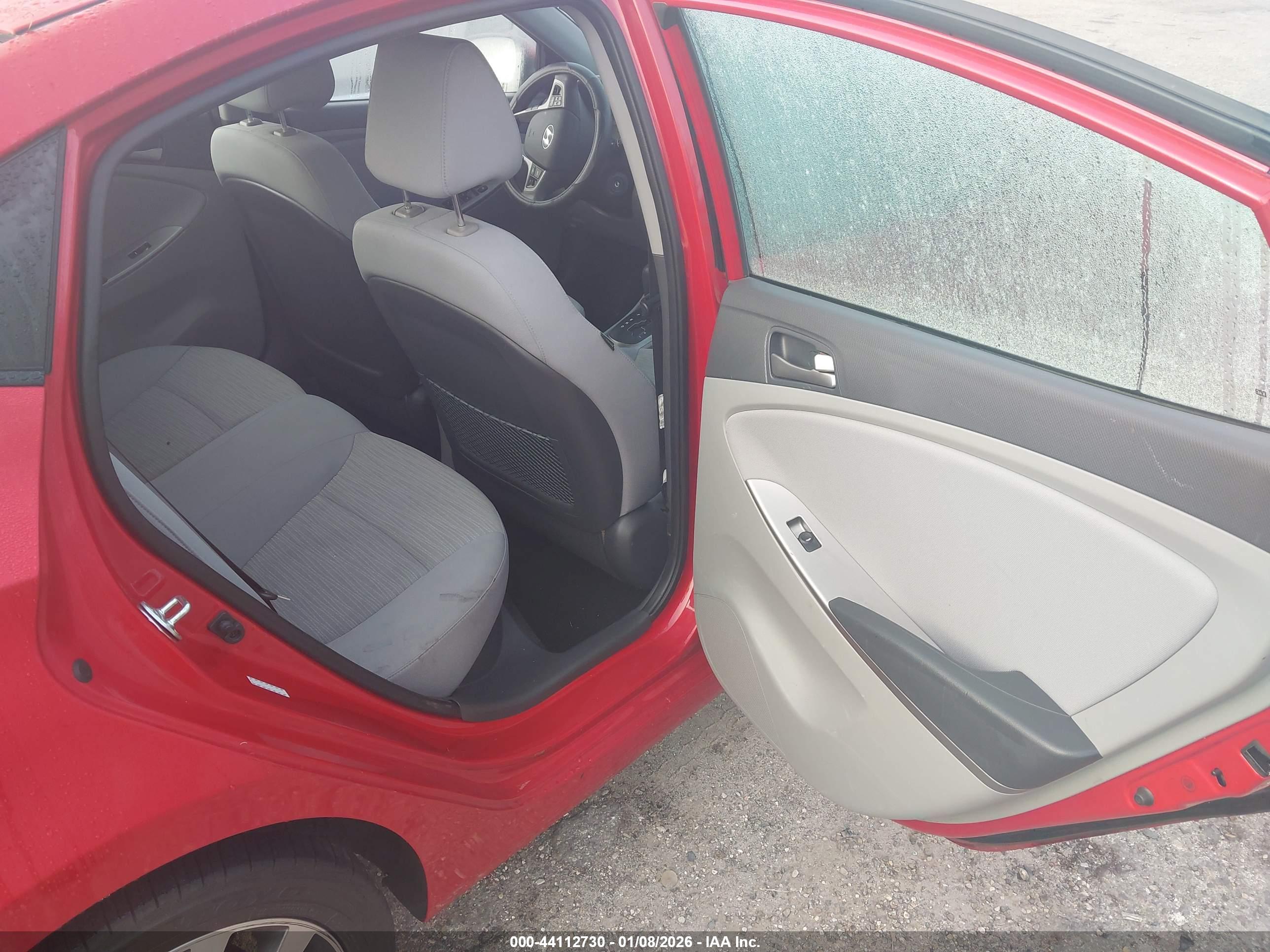 HYUNDAI ACCENT image 8