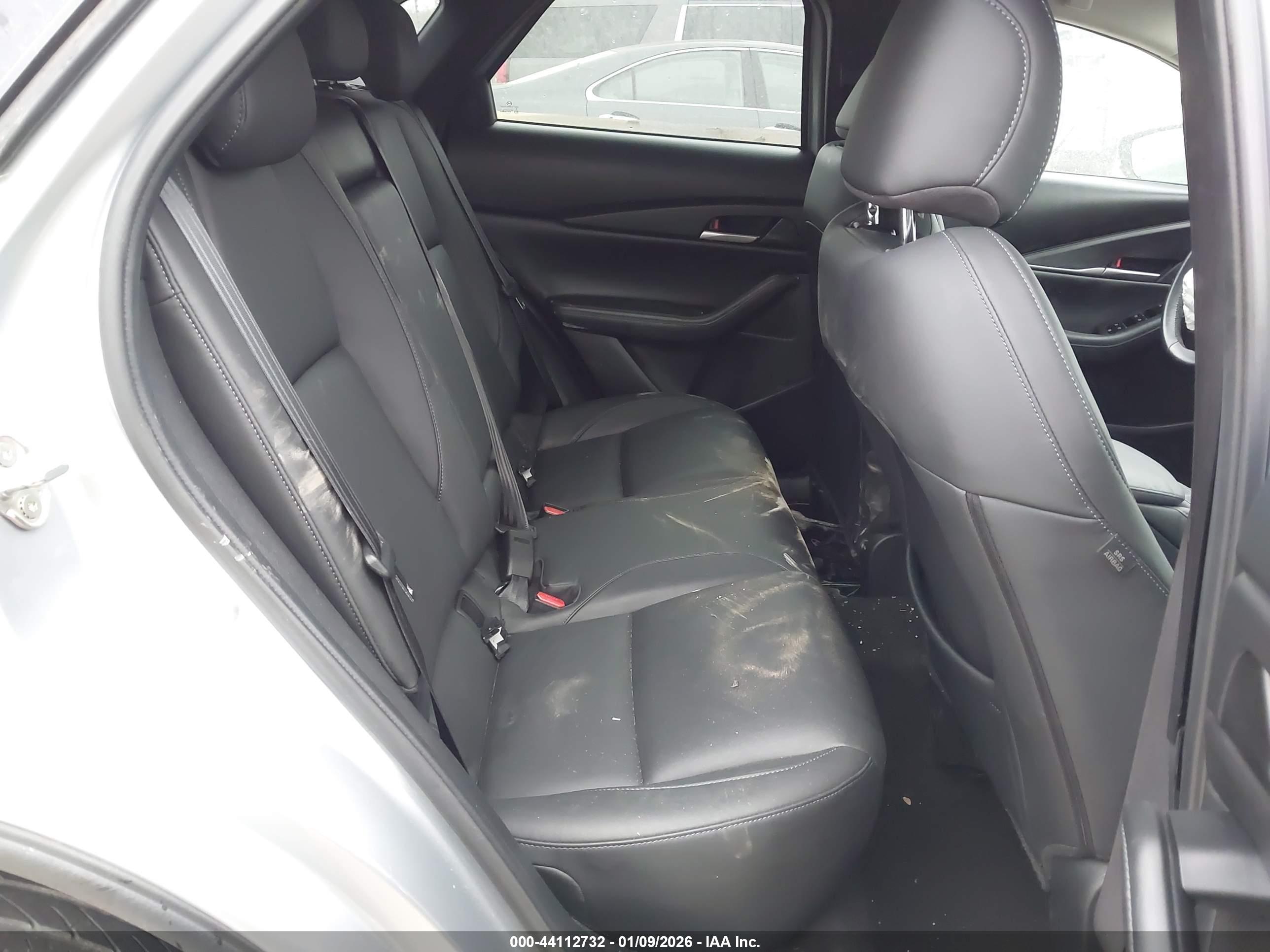 MAZDA CX-30 image 8