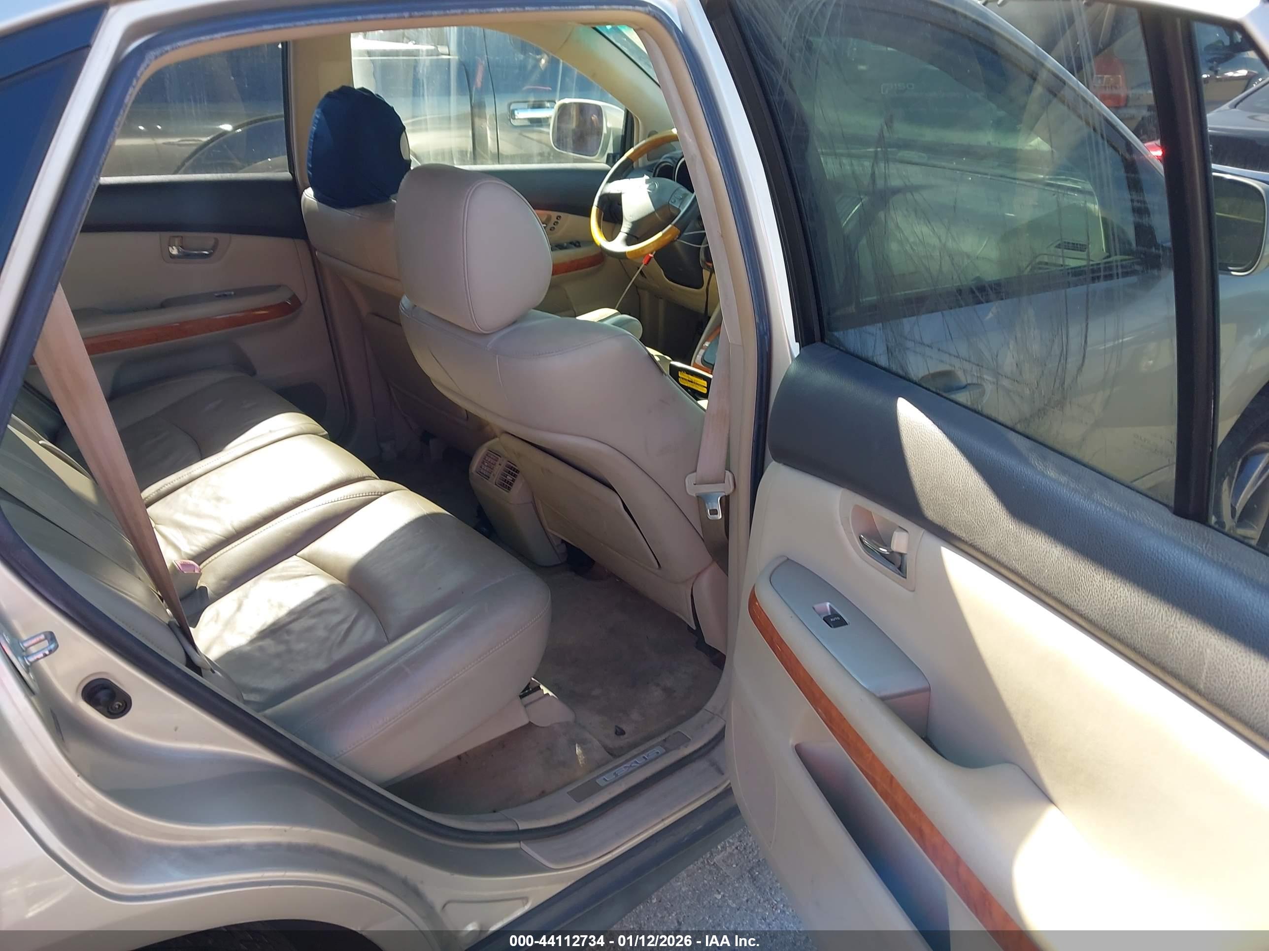 LEXUS RX image 8