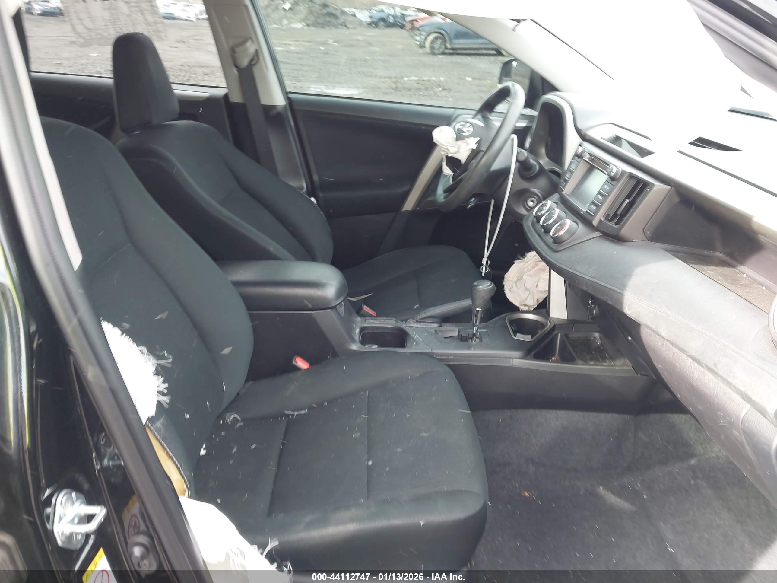 TOYOTA RAV4 image 5