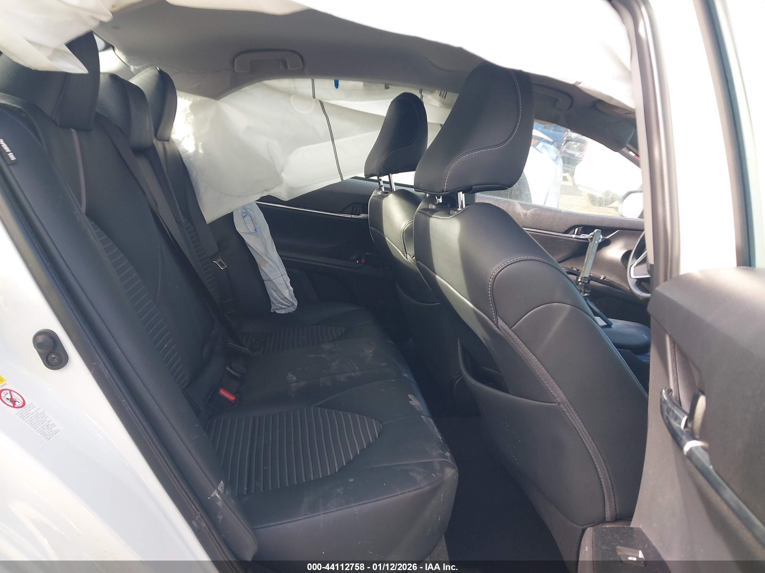 TOYOTA CAMRY image 8