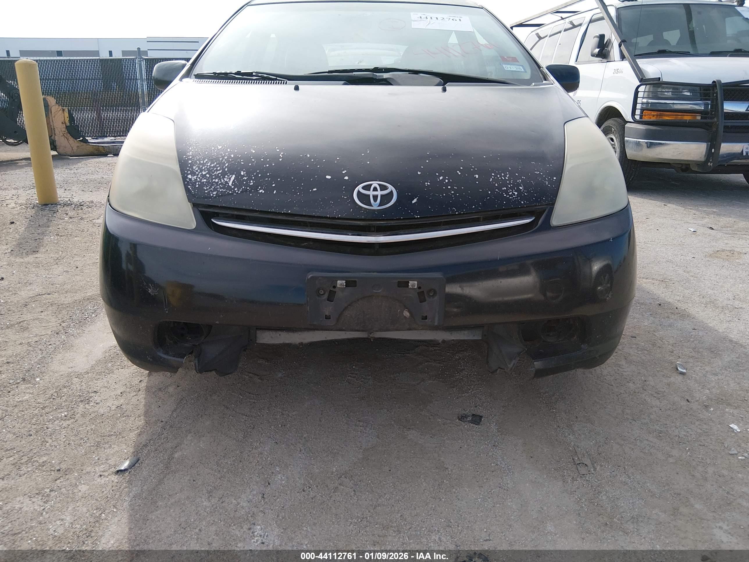 TOYOTA PRIUS image 6