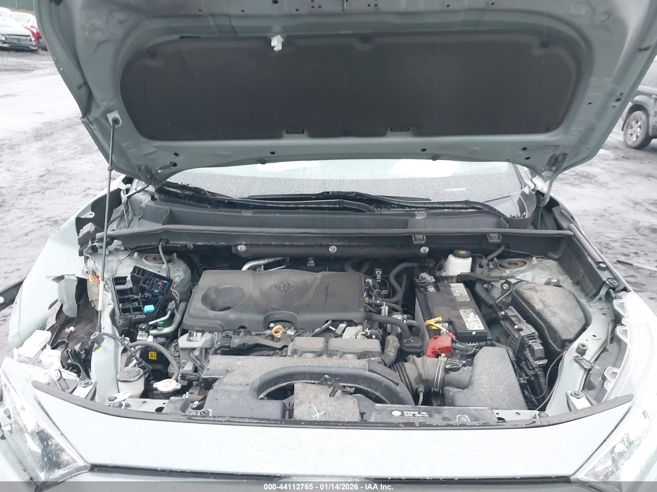 TOYOTA RAV4 image 10