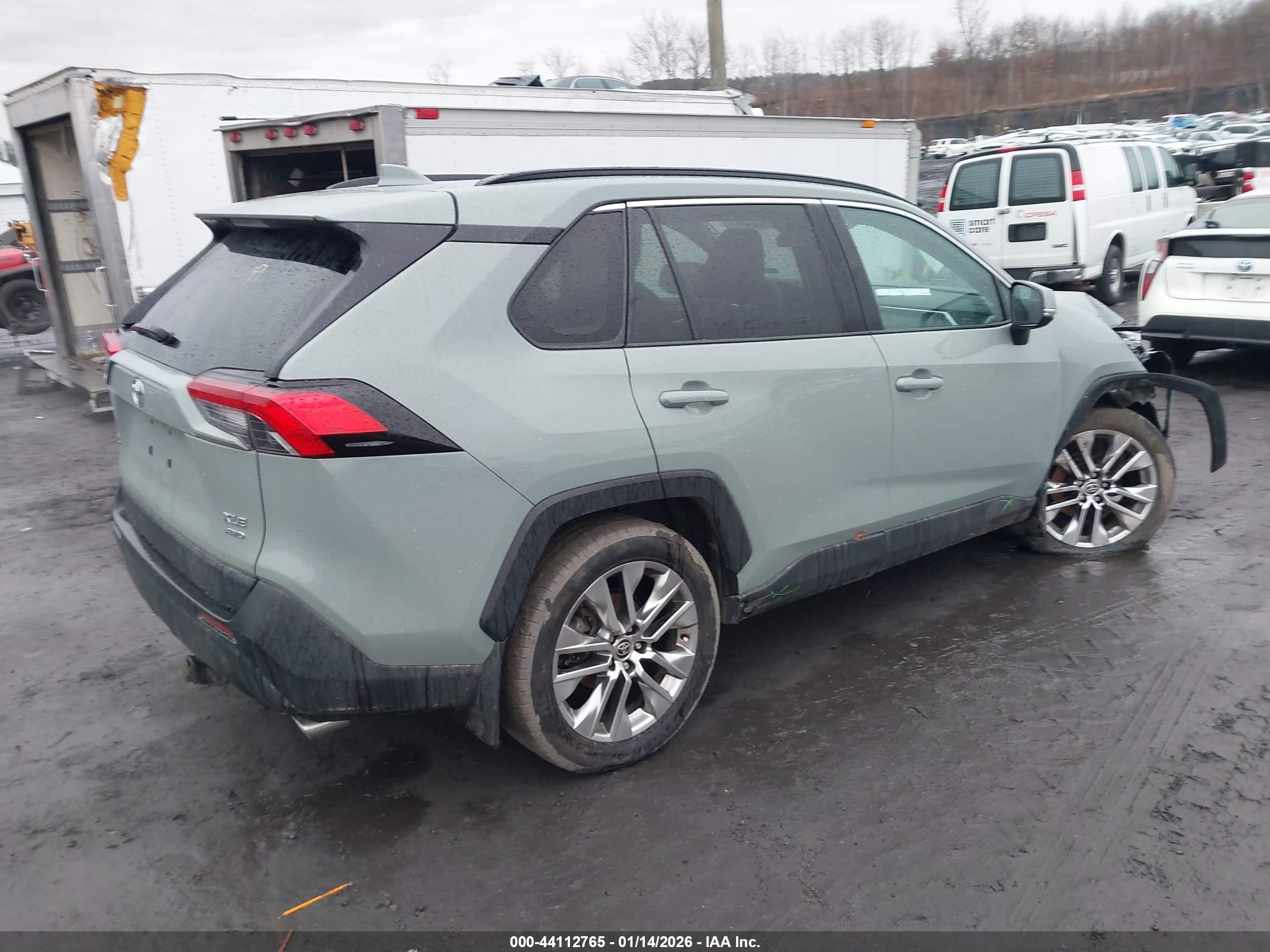TOYOTA RAV4 image 4
