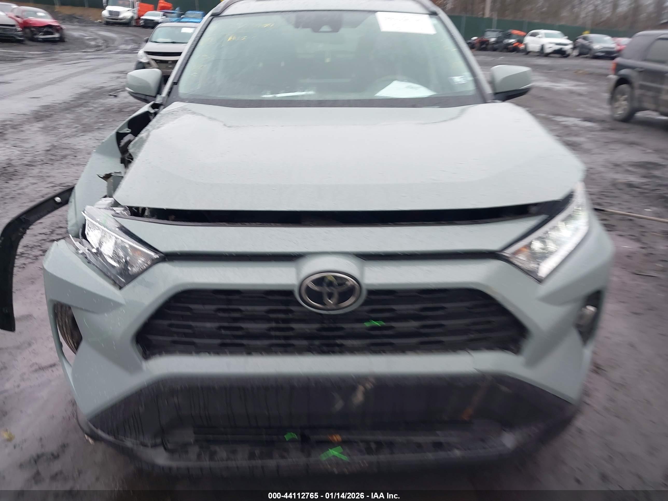 TOYOTA RAV4 image 6