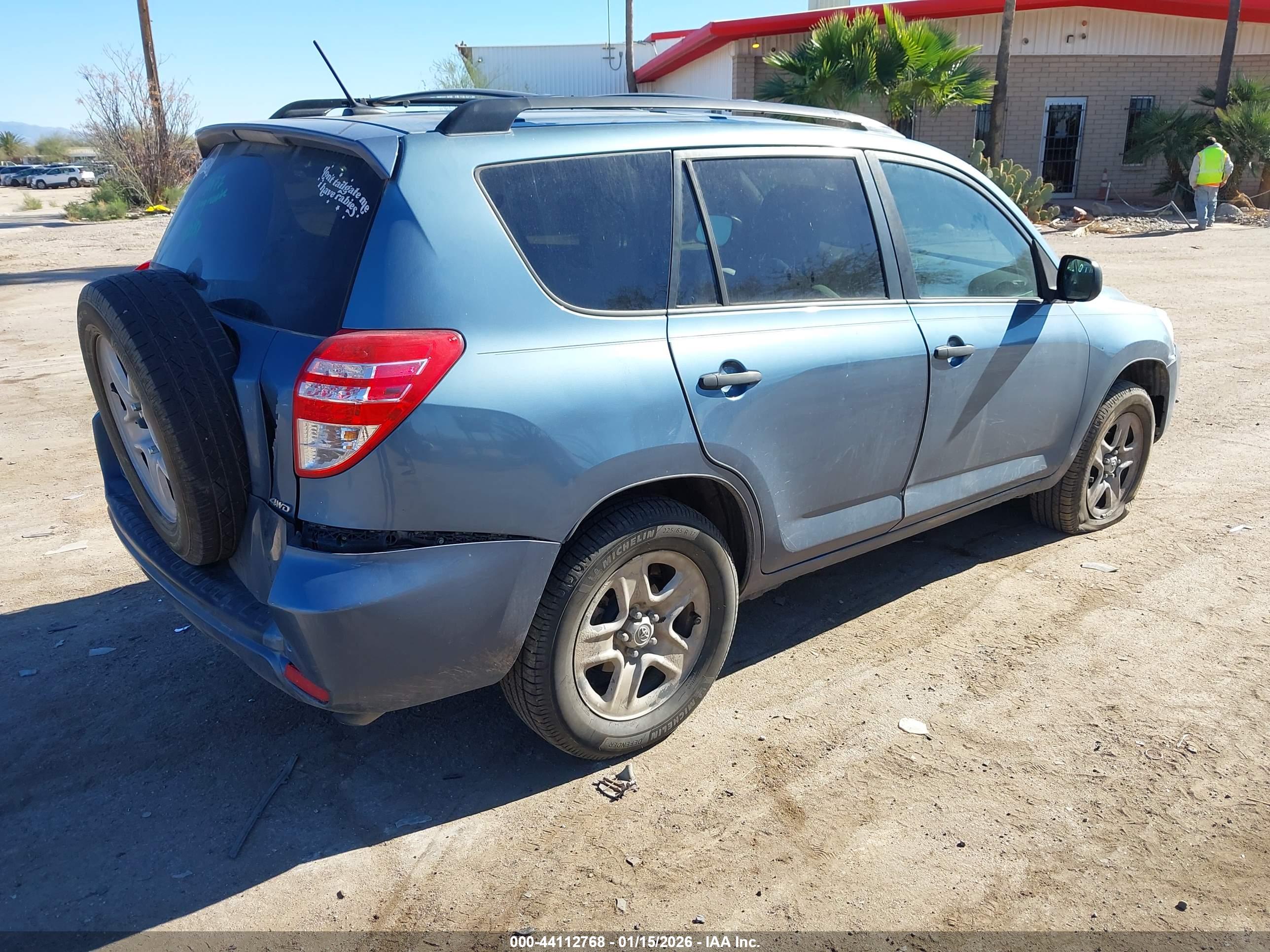 TOYOTA RAV4 image 4