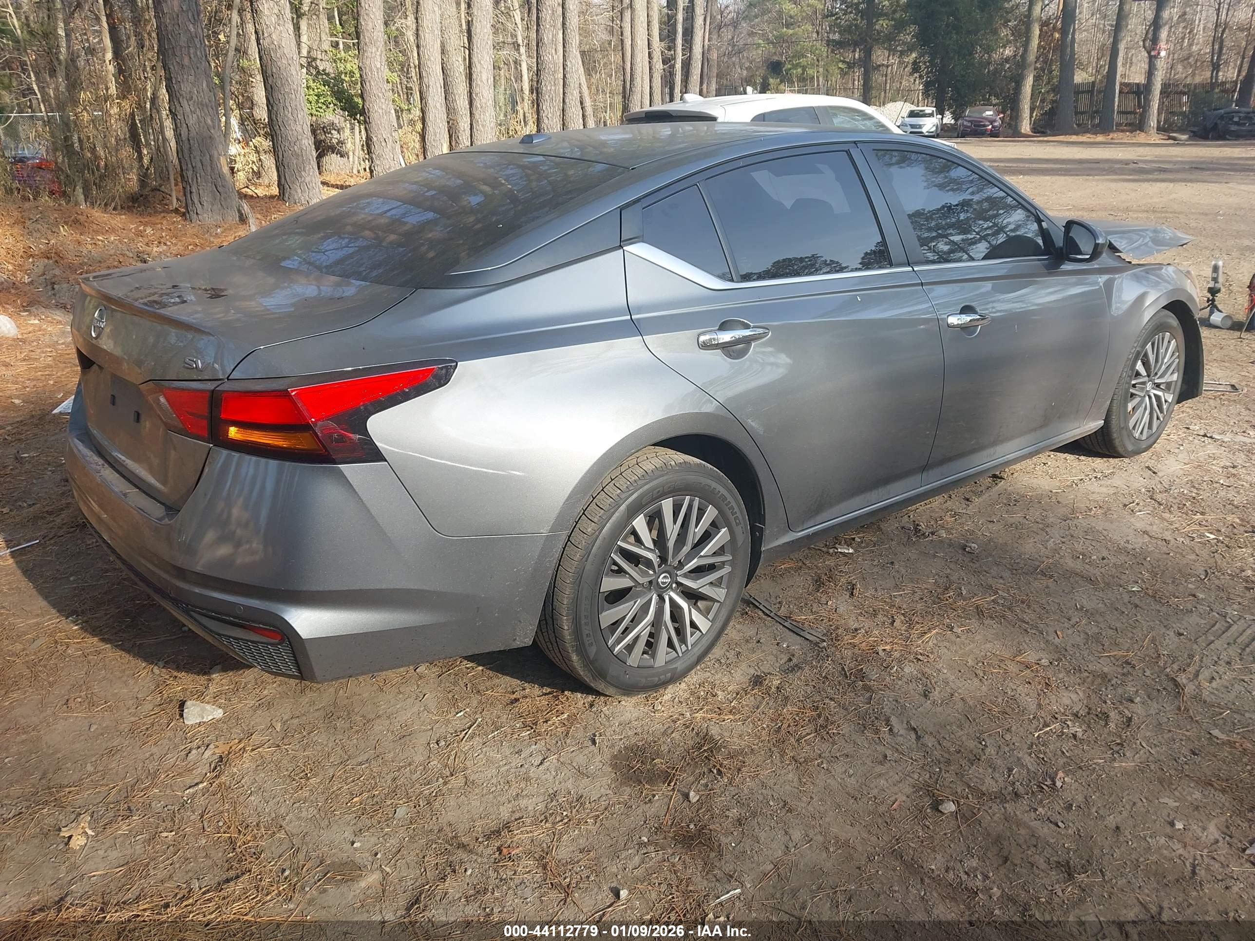 NISSAN ALTIMA image 4