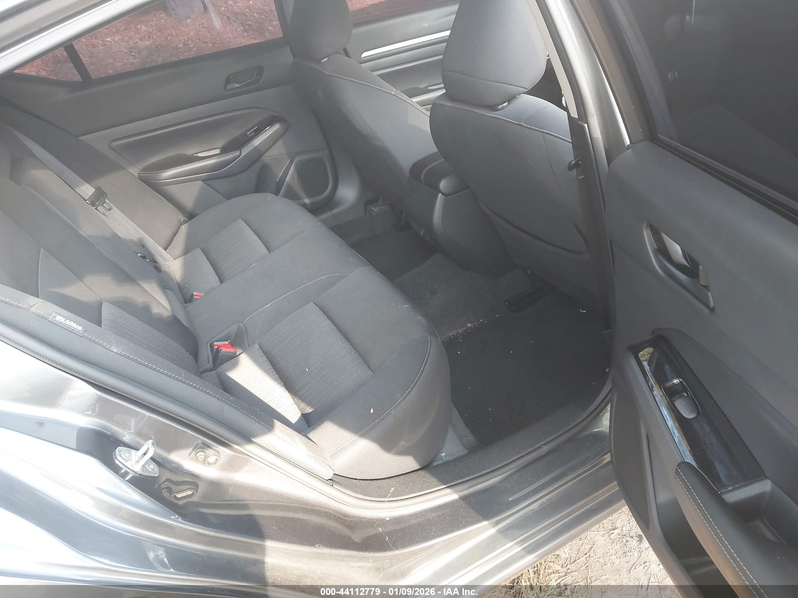 NISSAN ALTIMA image 8