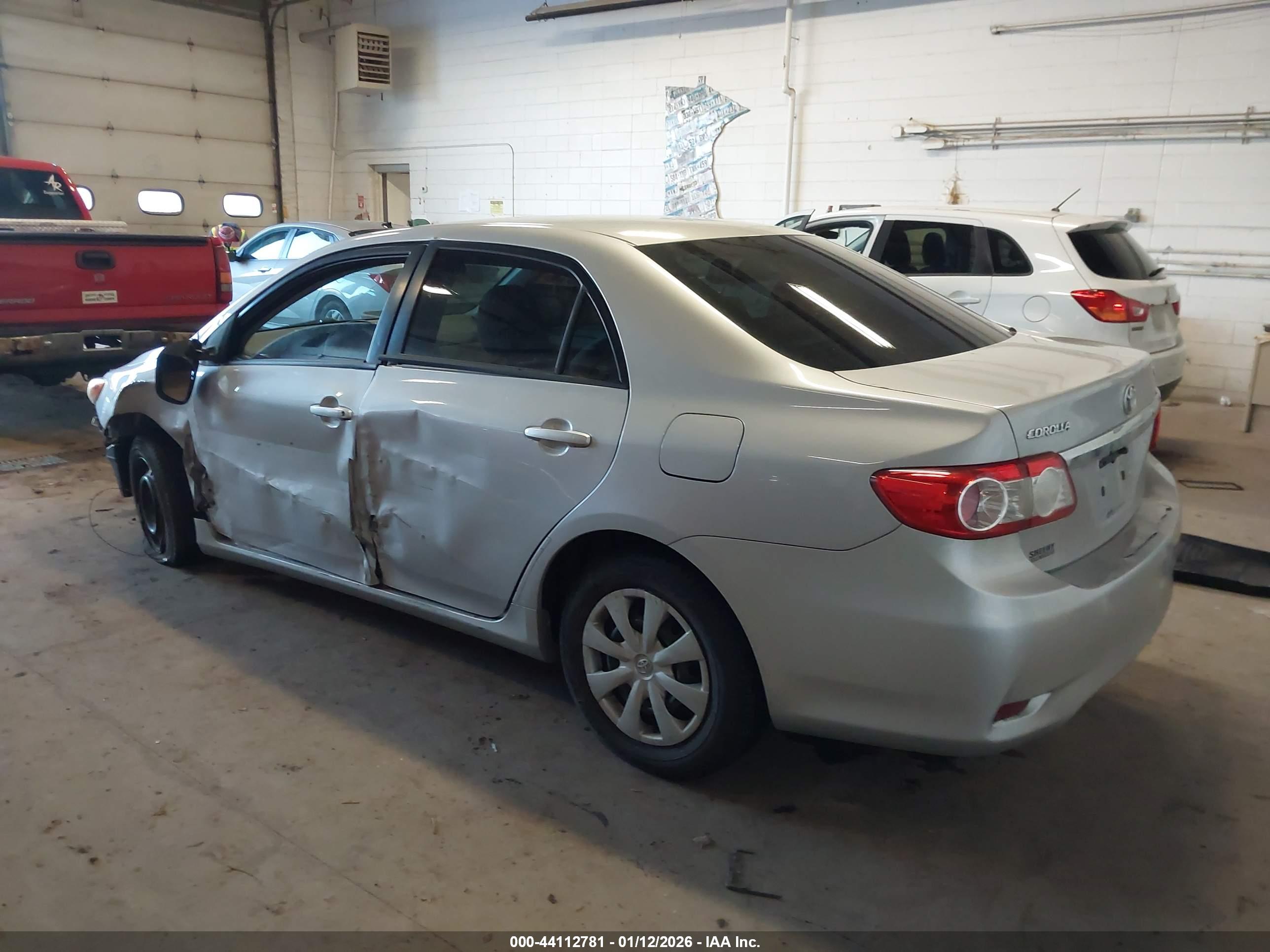 TOYOTA COROLLA image 3