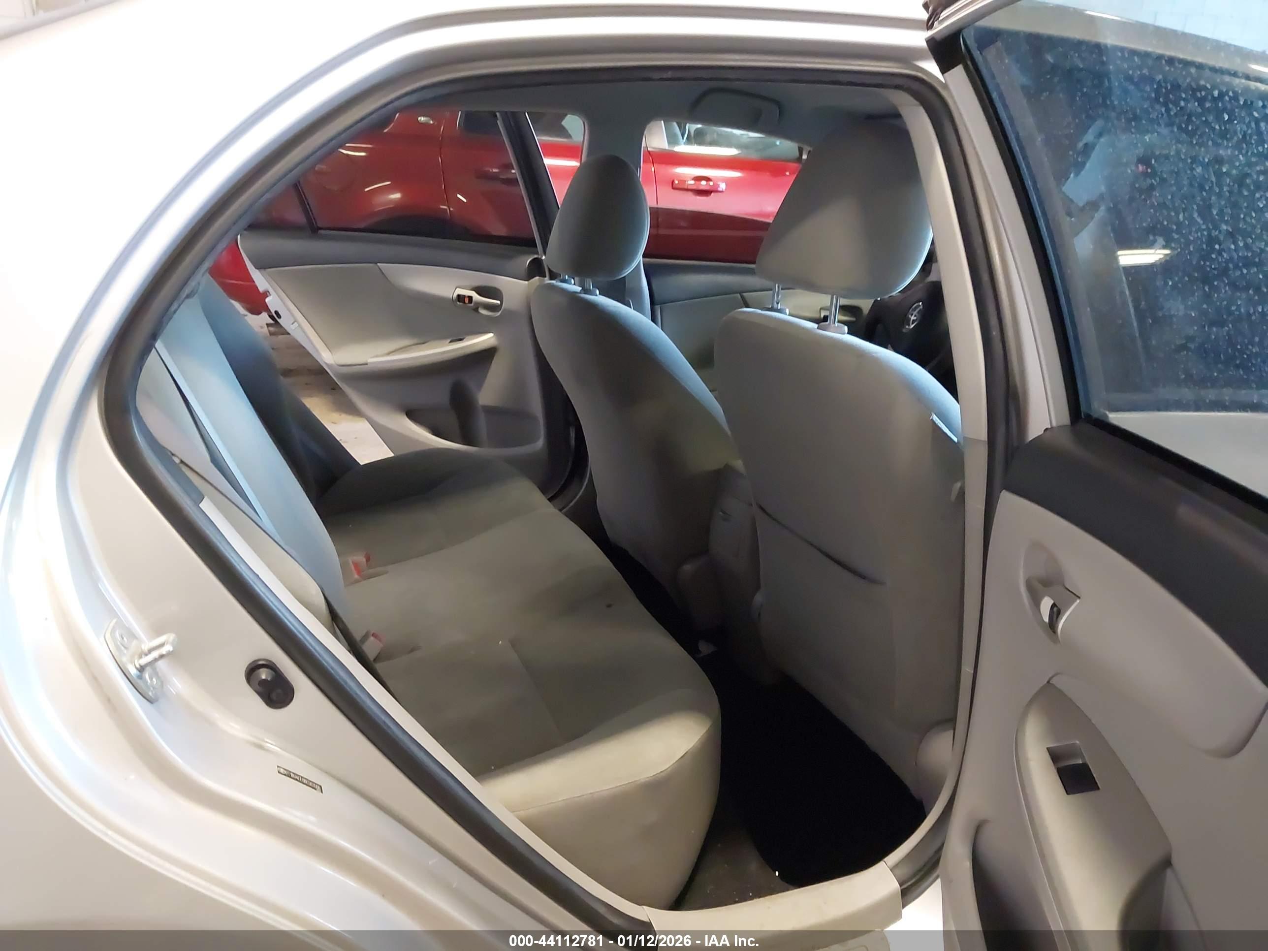 TOYOTA COROLLA image 8