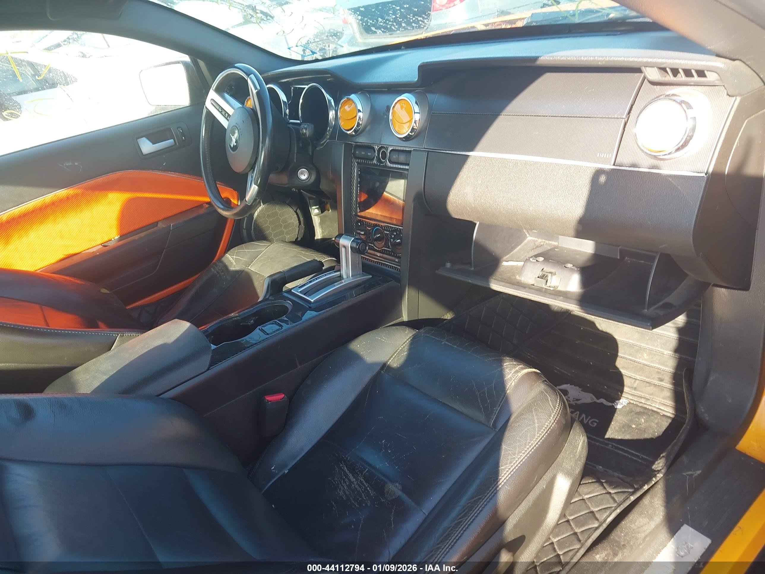 FORD MUSTANG image 5
