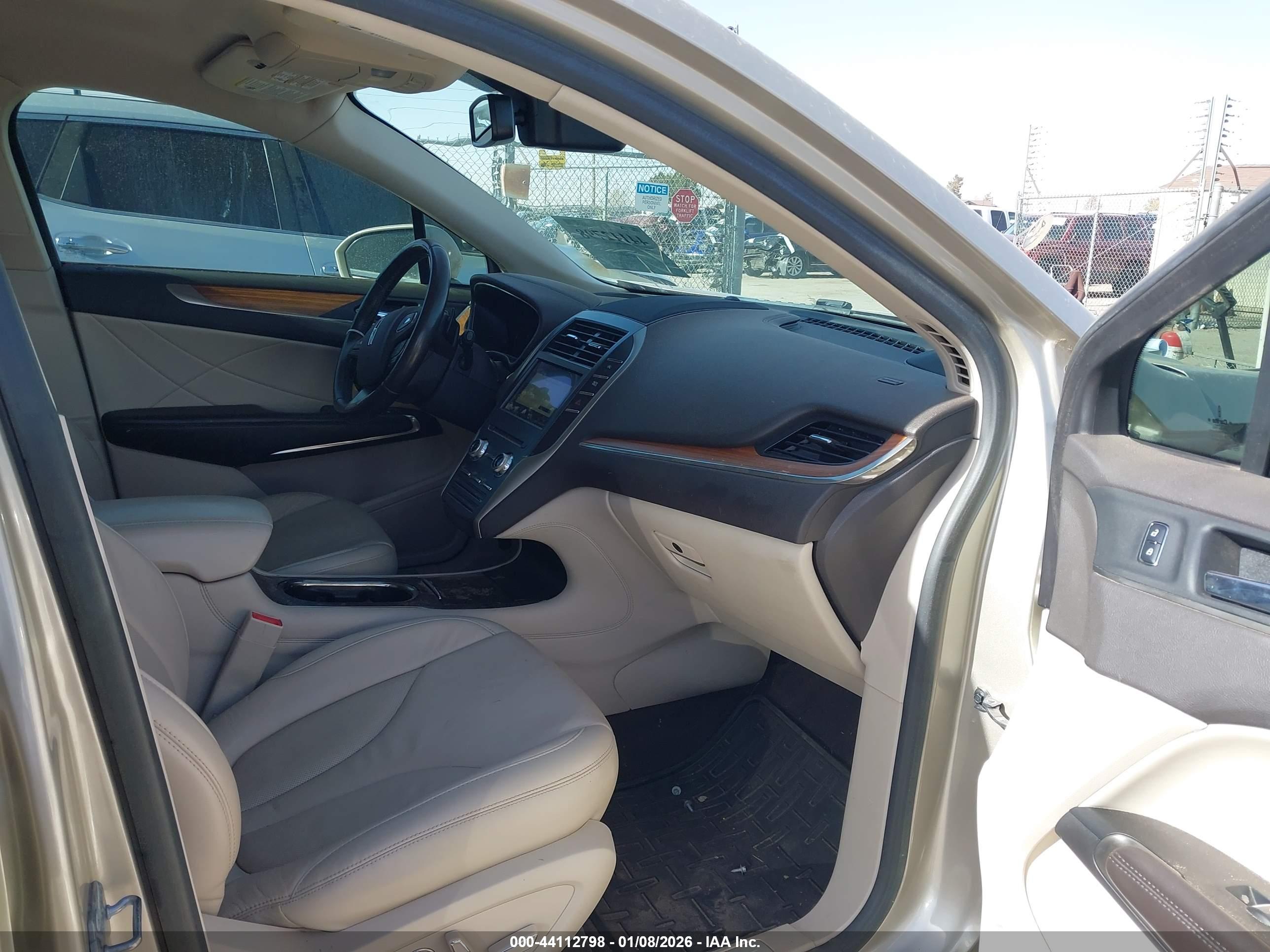 LINCOLN MKC image 5
