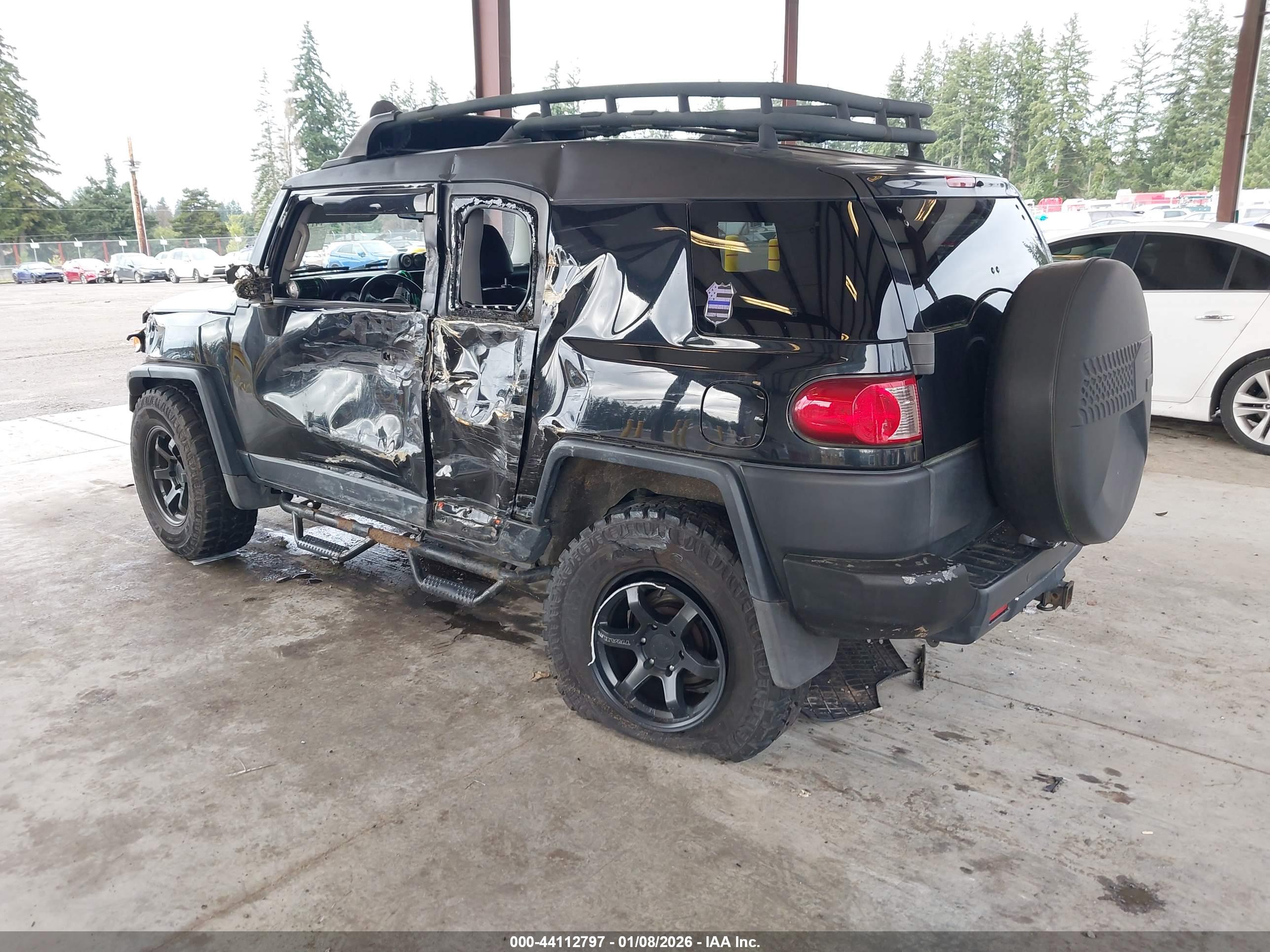 TOYOTA FJ image 3