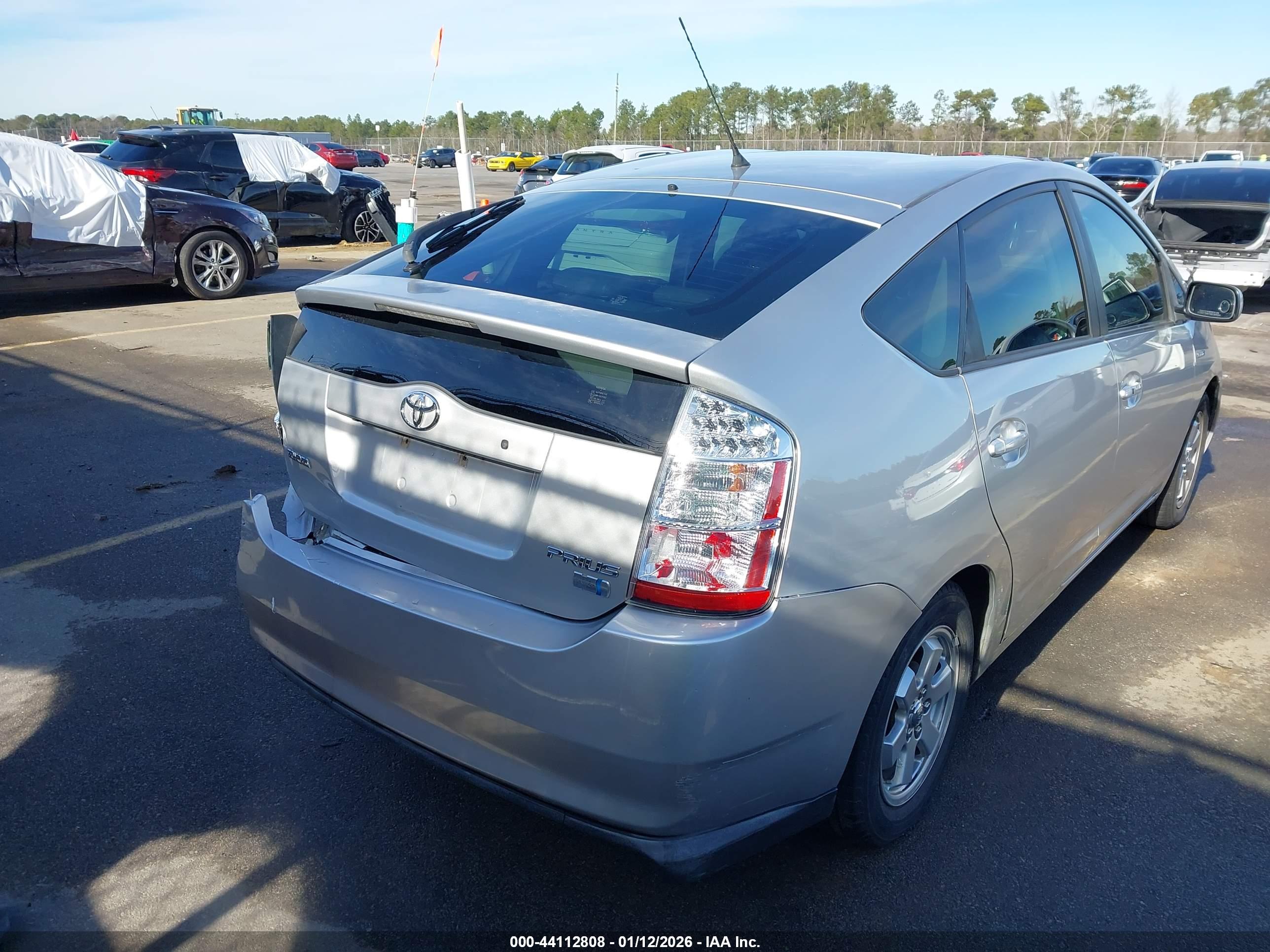 TOYOTA PRIUS image 4