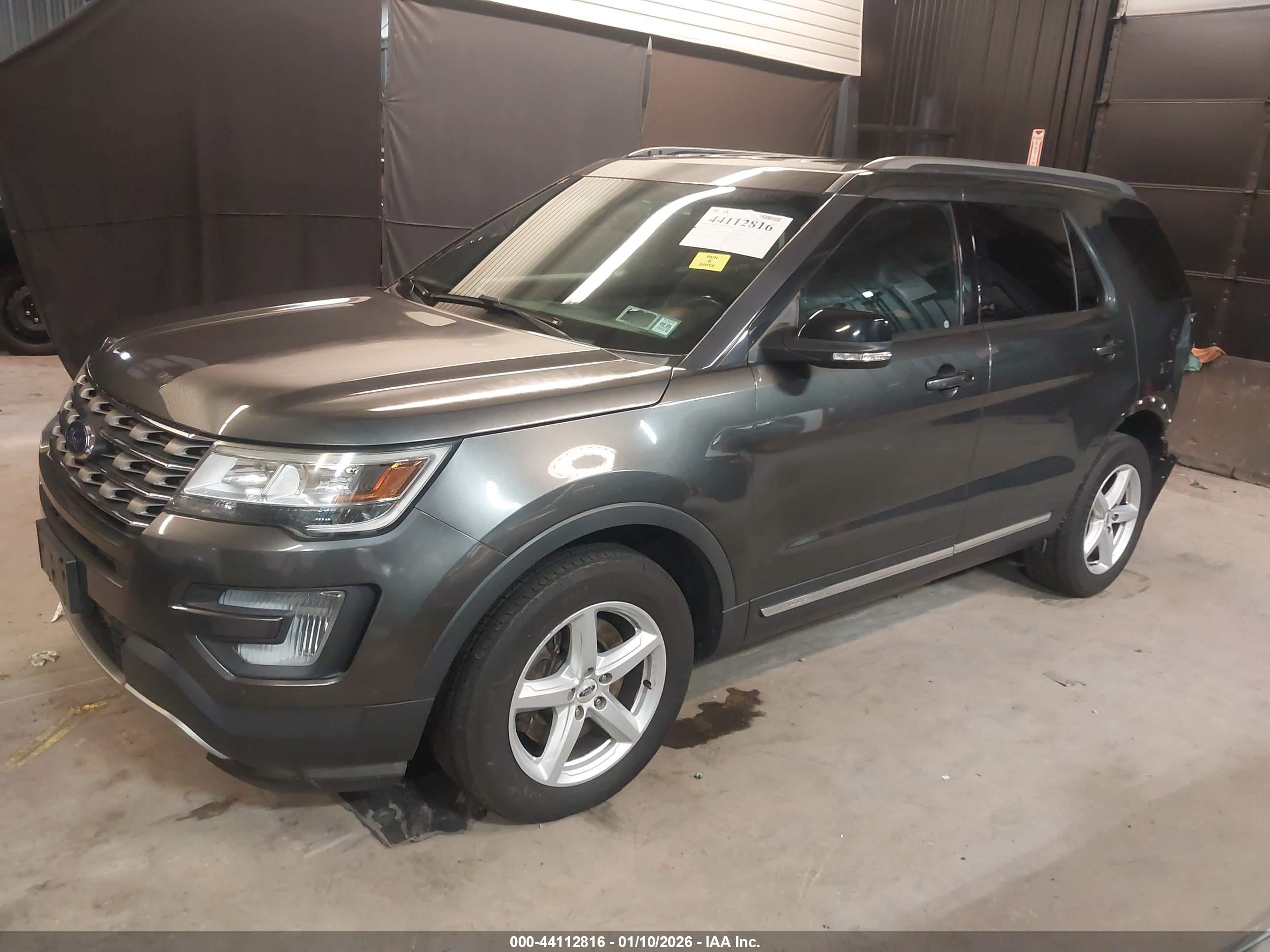 FORD EXPLORER image 2