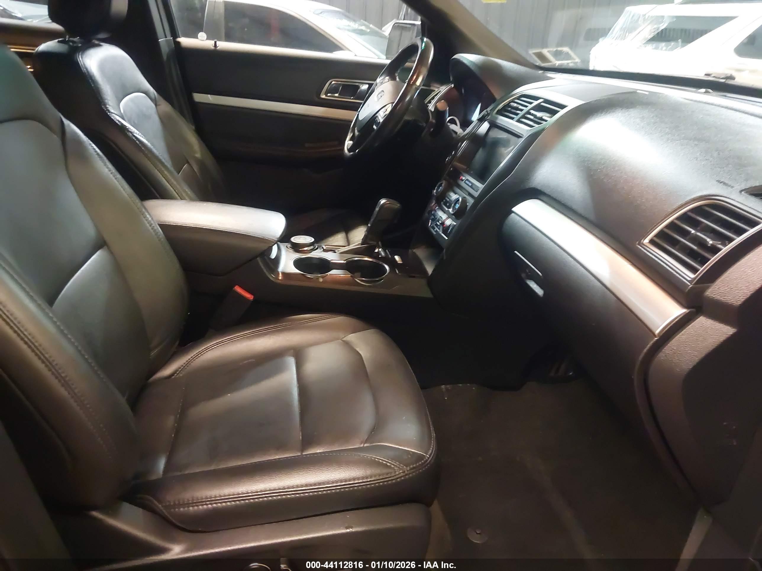 FORD EXPLORER image 5