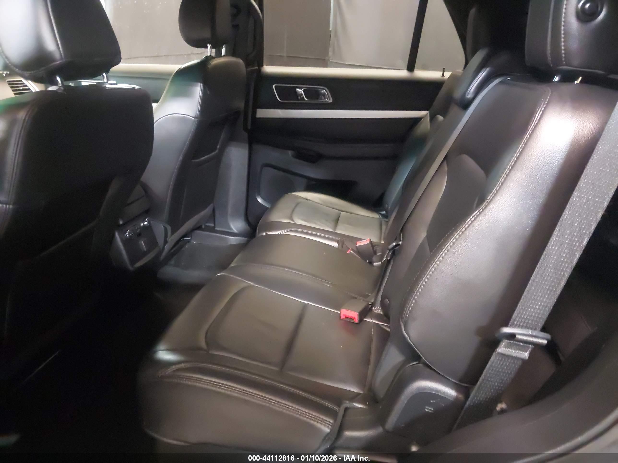 FORD EXPLORER image 8