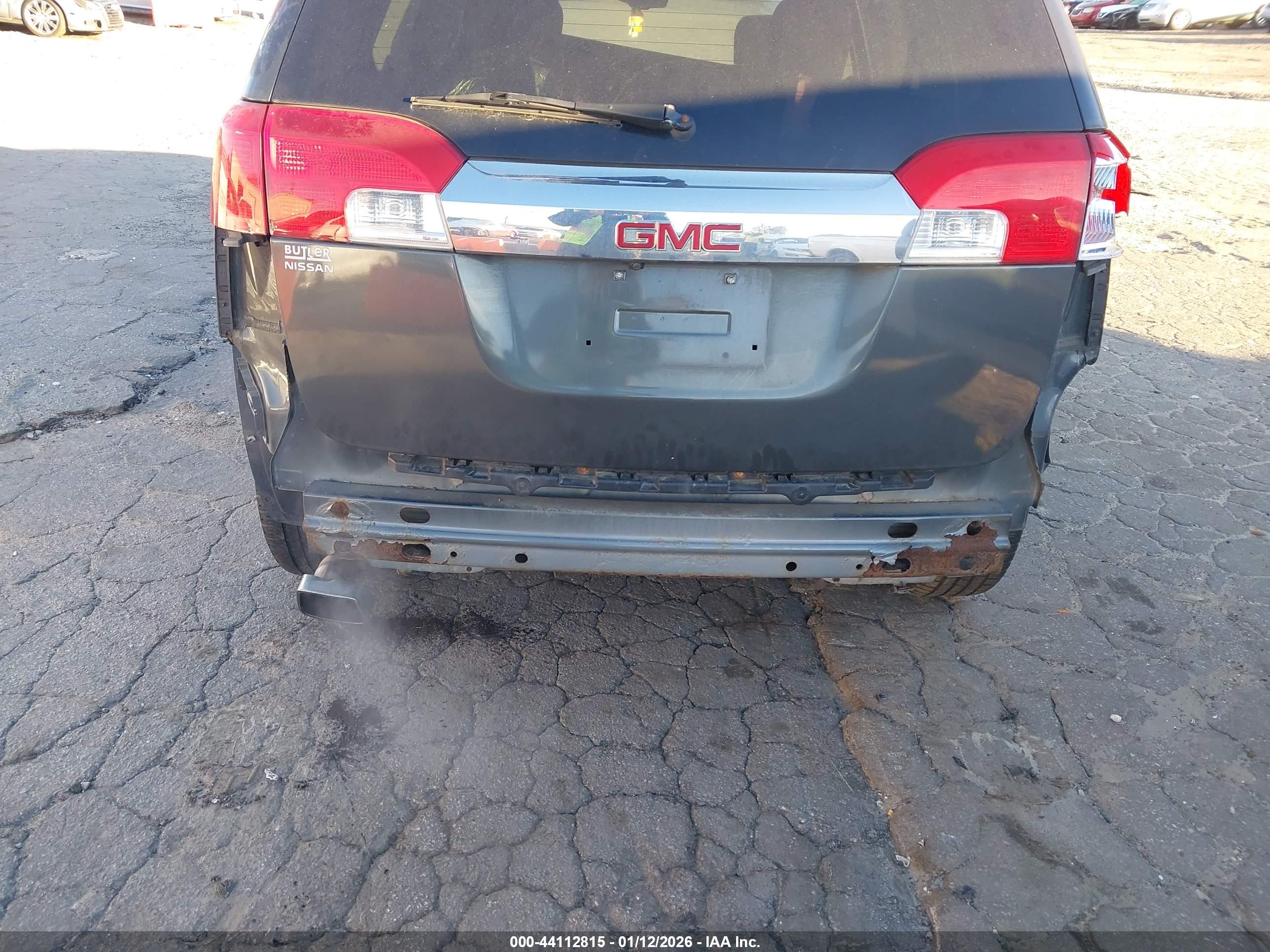 GMC TERRAIN image 6
