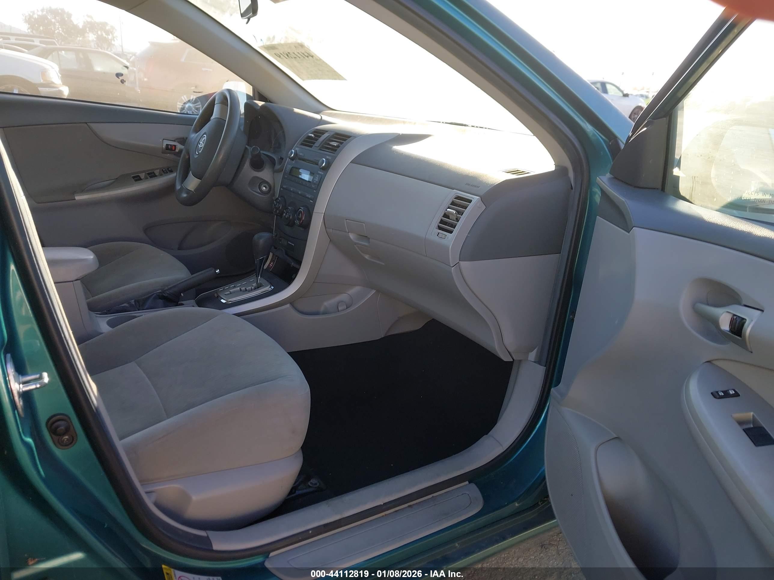 TOYOTA COROLLA image 5