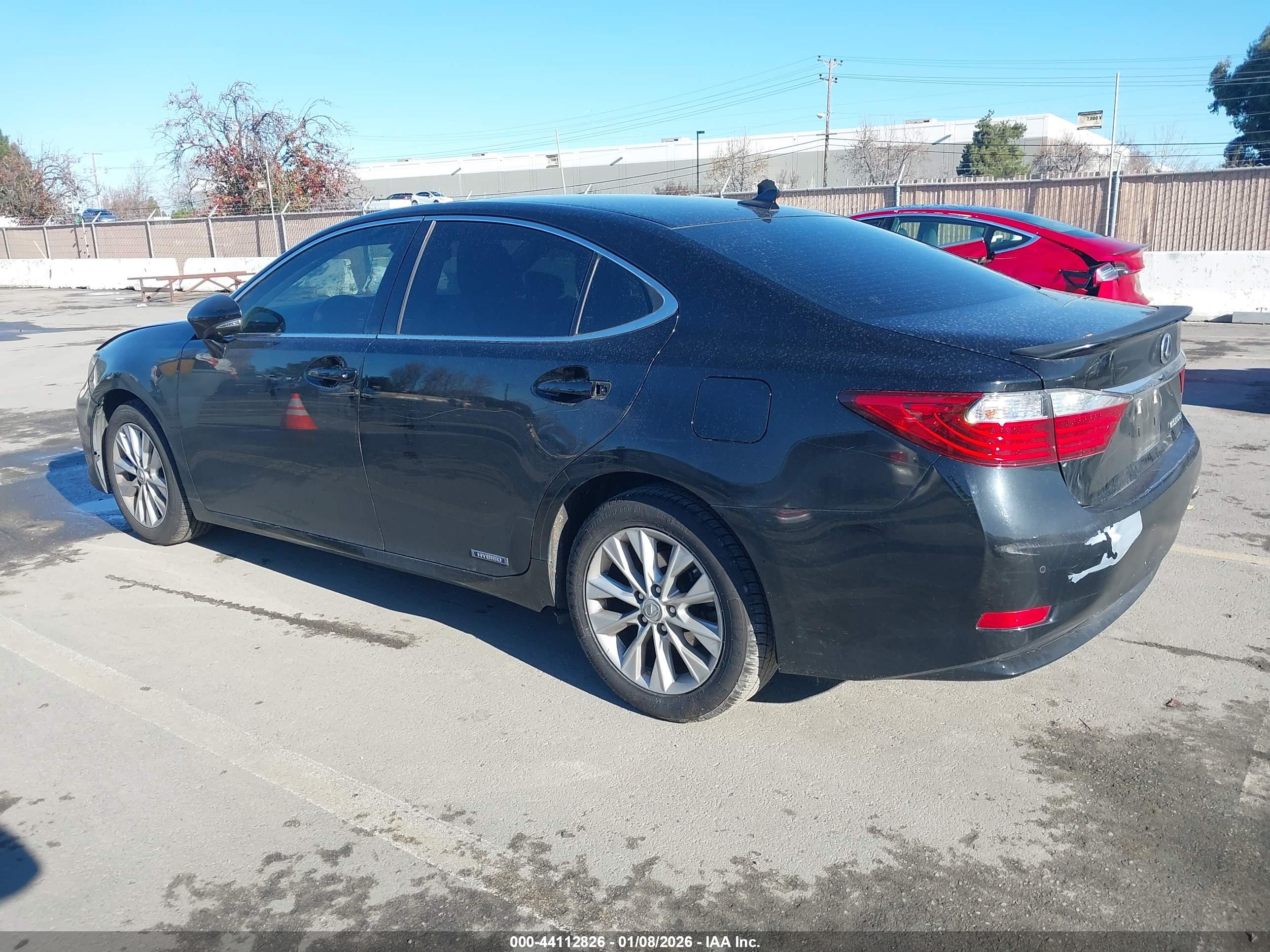 LEXUS ES image 3
