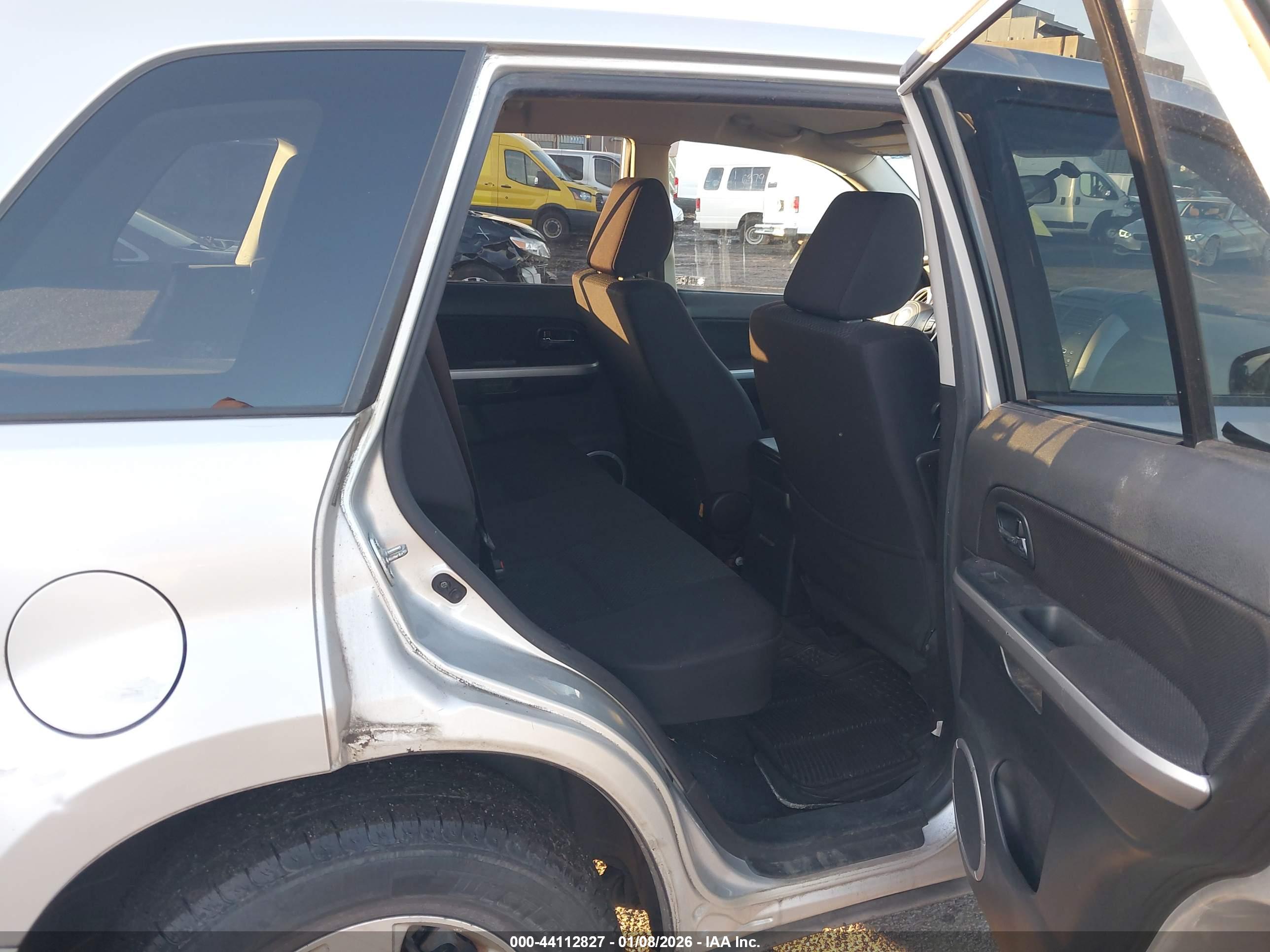 SUZUKI GRAND image 8