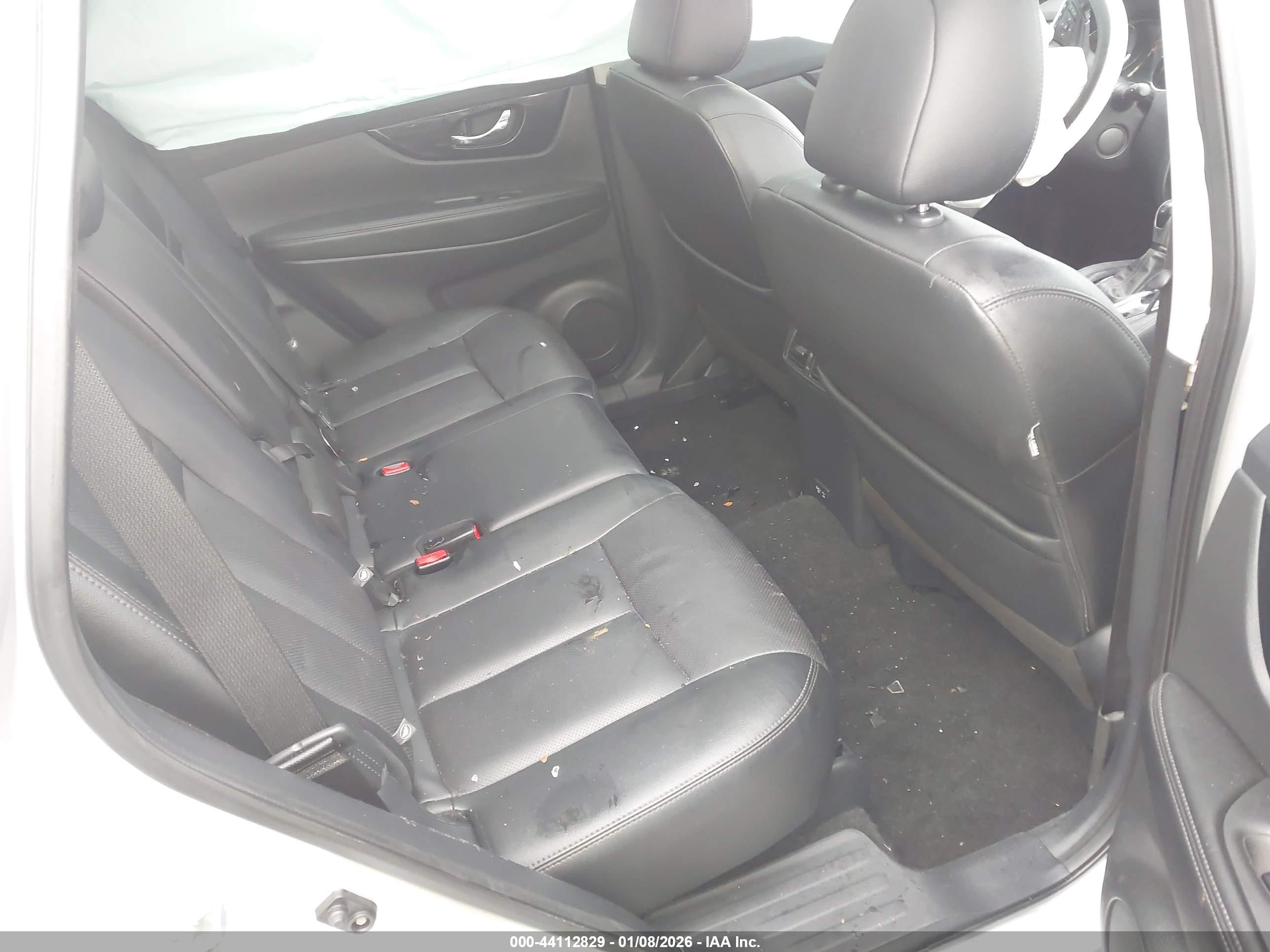 NISSAN ROGUE image 8