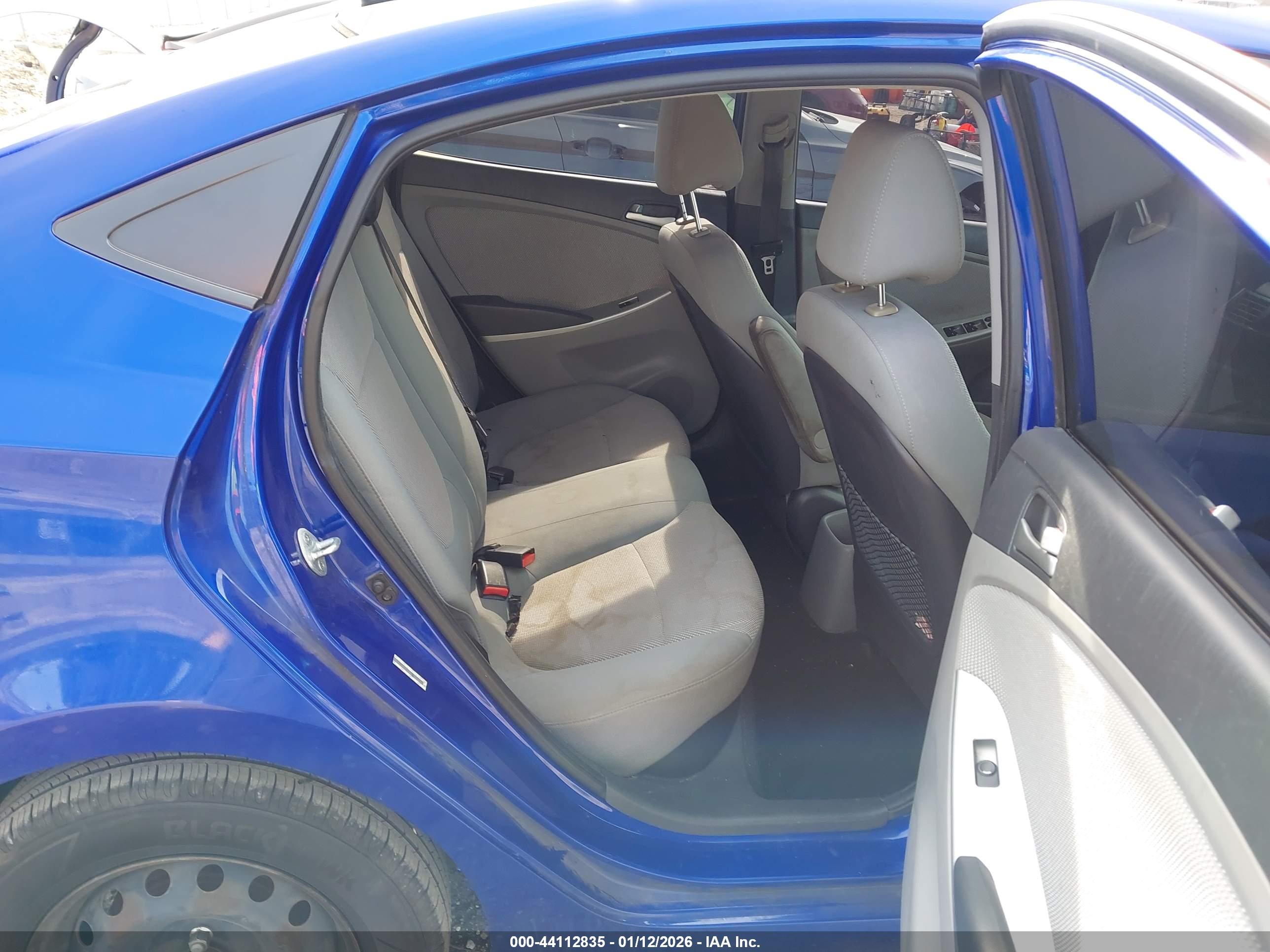 HYUNDAI ACCENT image 8