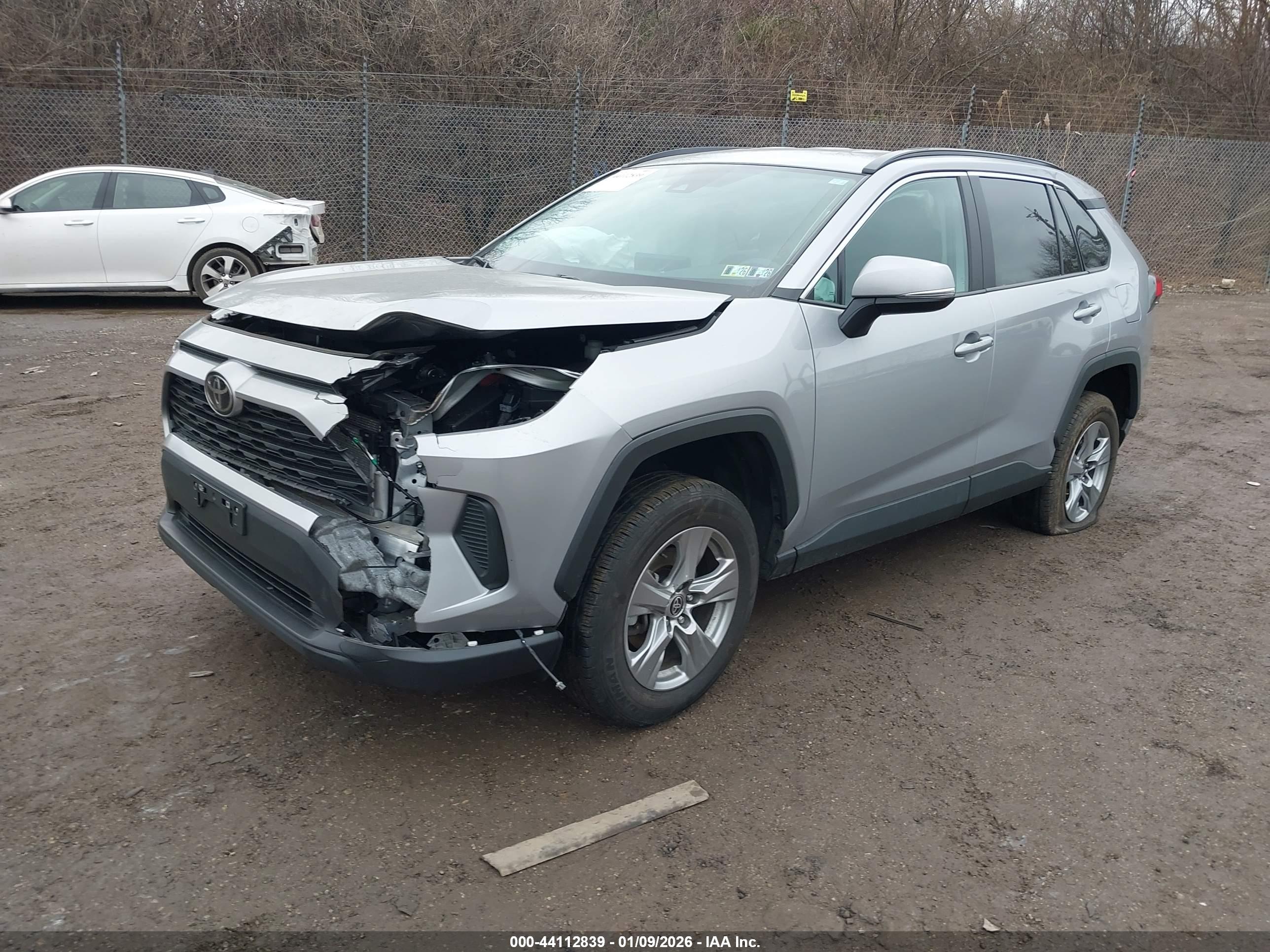 TOYOTA RAV4 image 2