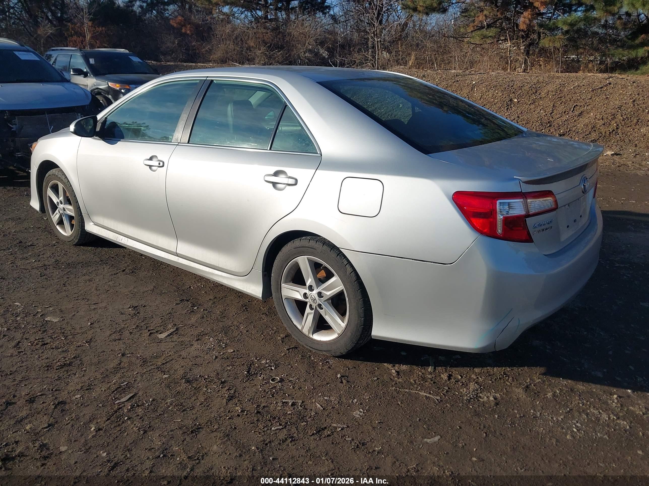 TOYOTA CAMRY image 3