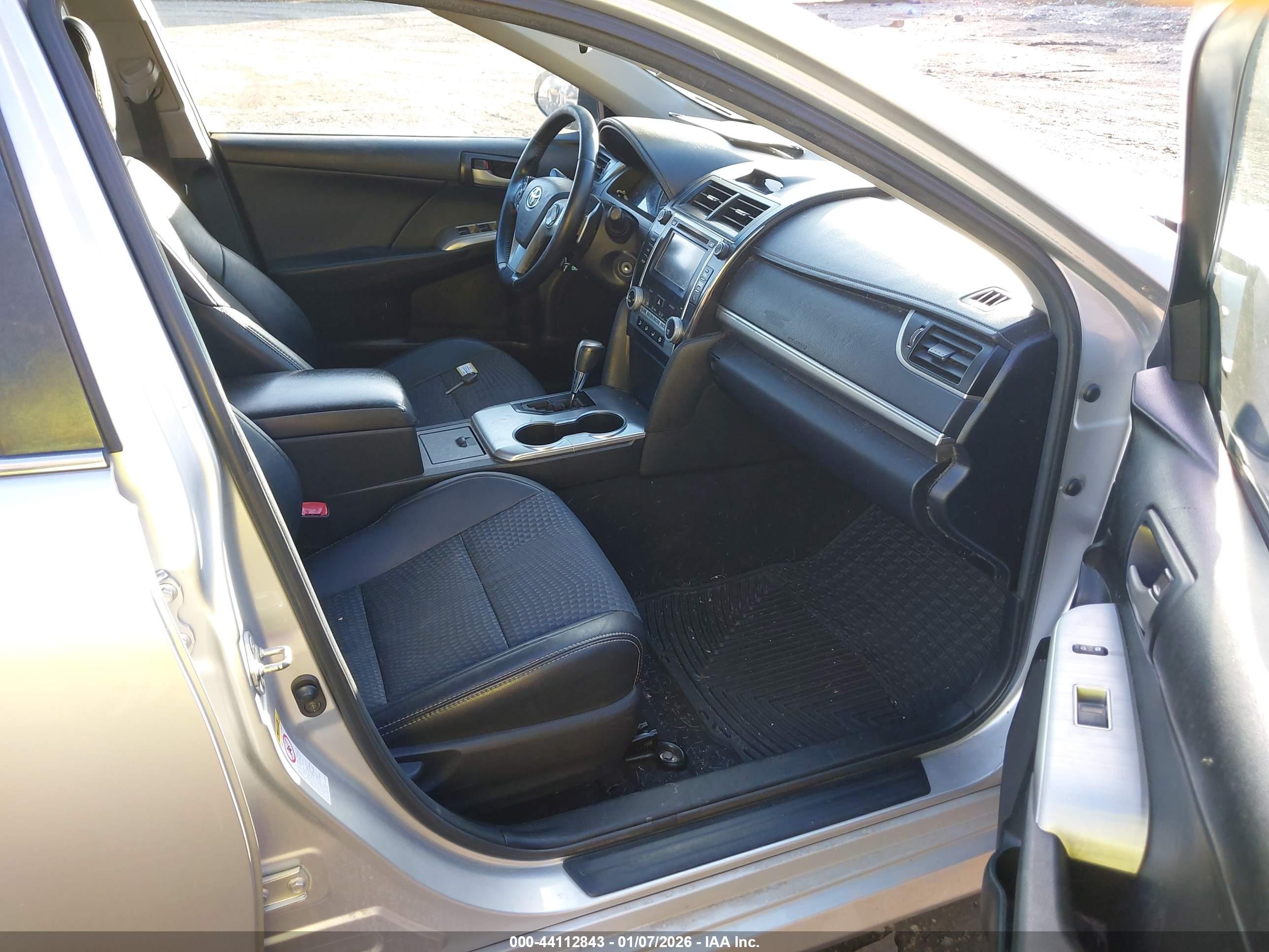 TOYOTA CAMRY image 5
