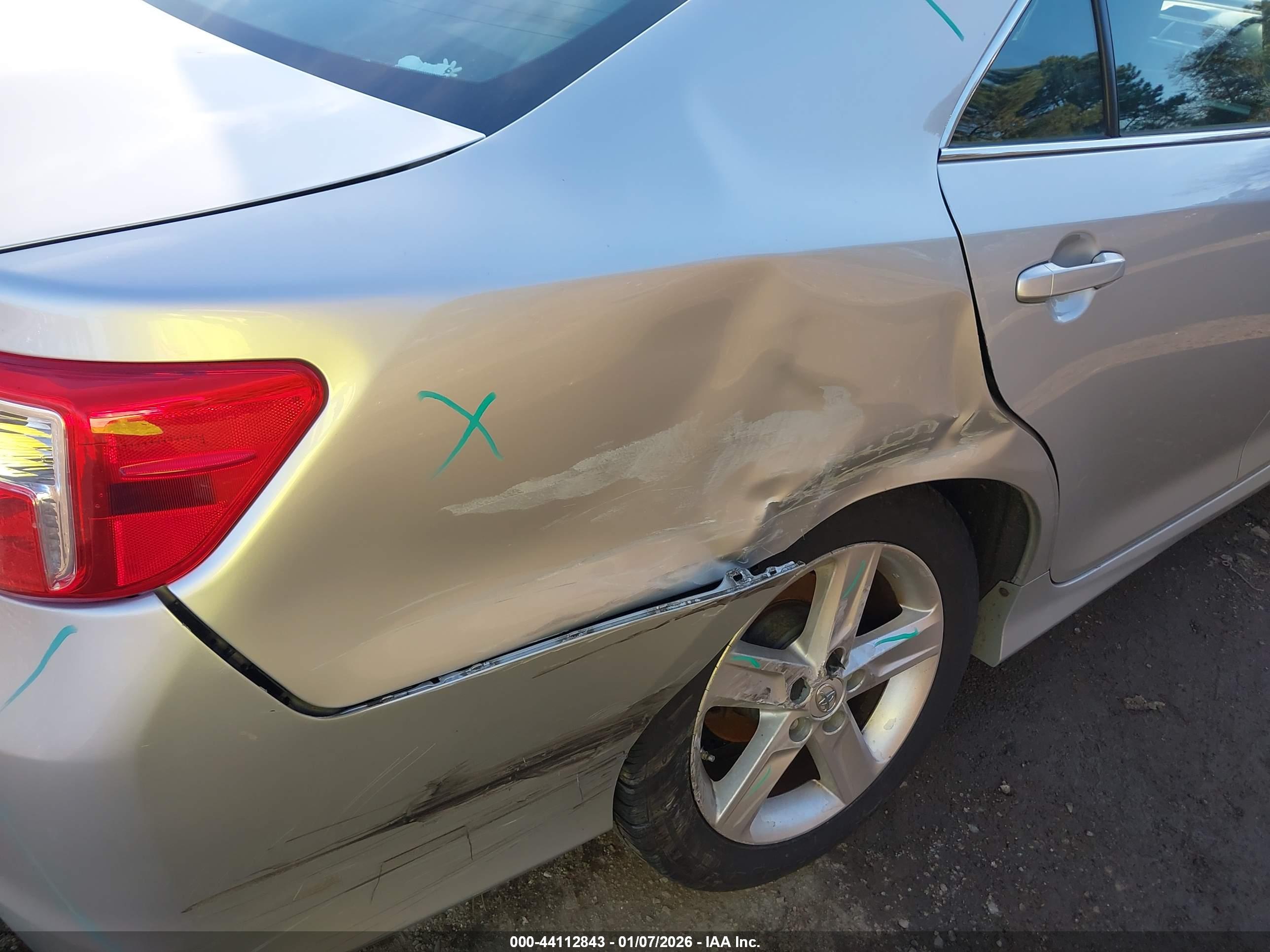 TOYOTA CAMRY image 6