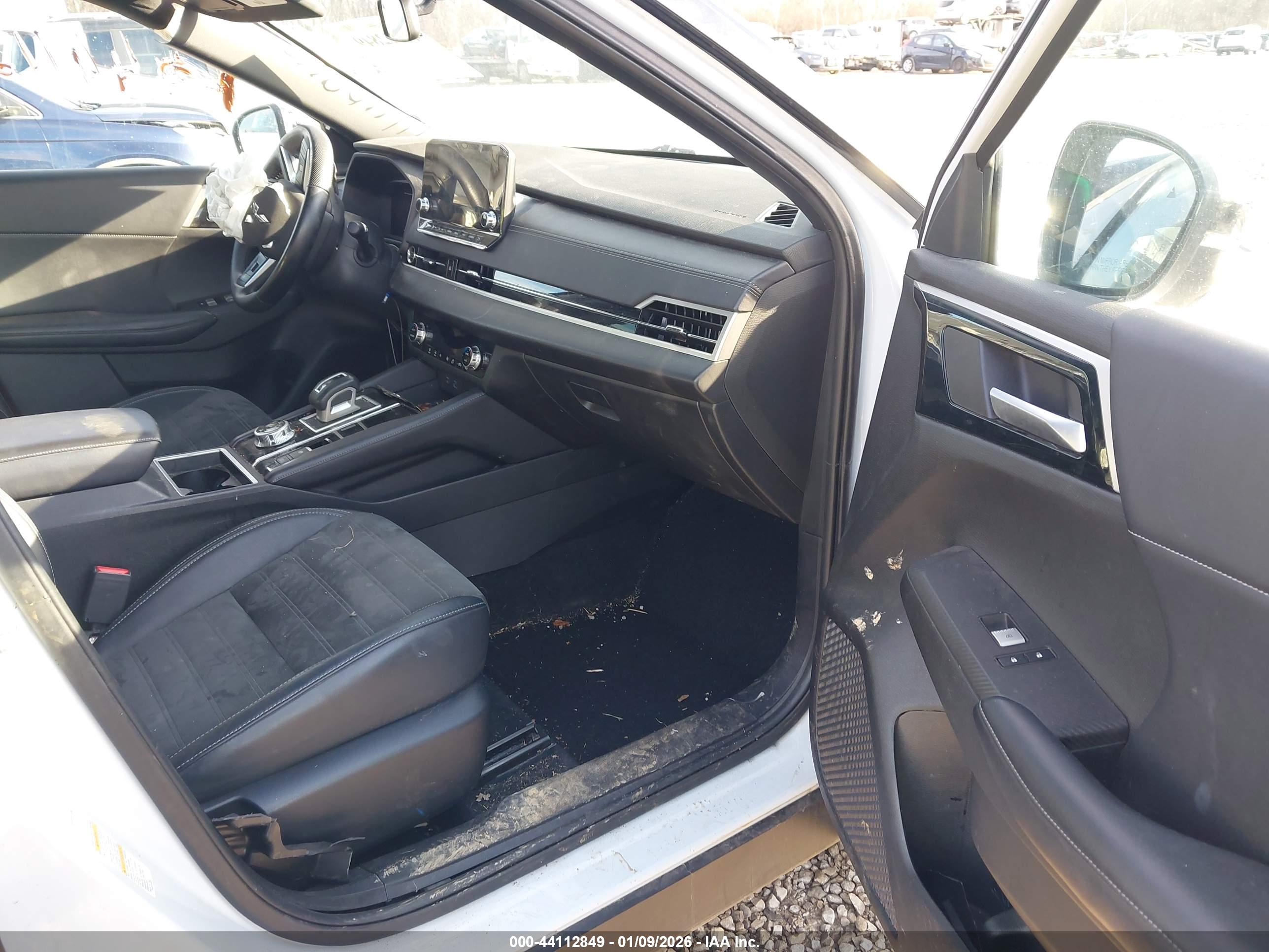 MITSUBISHI OUTLANDER image 5