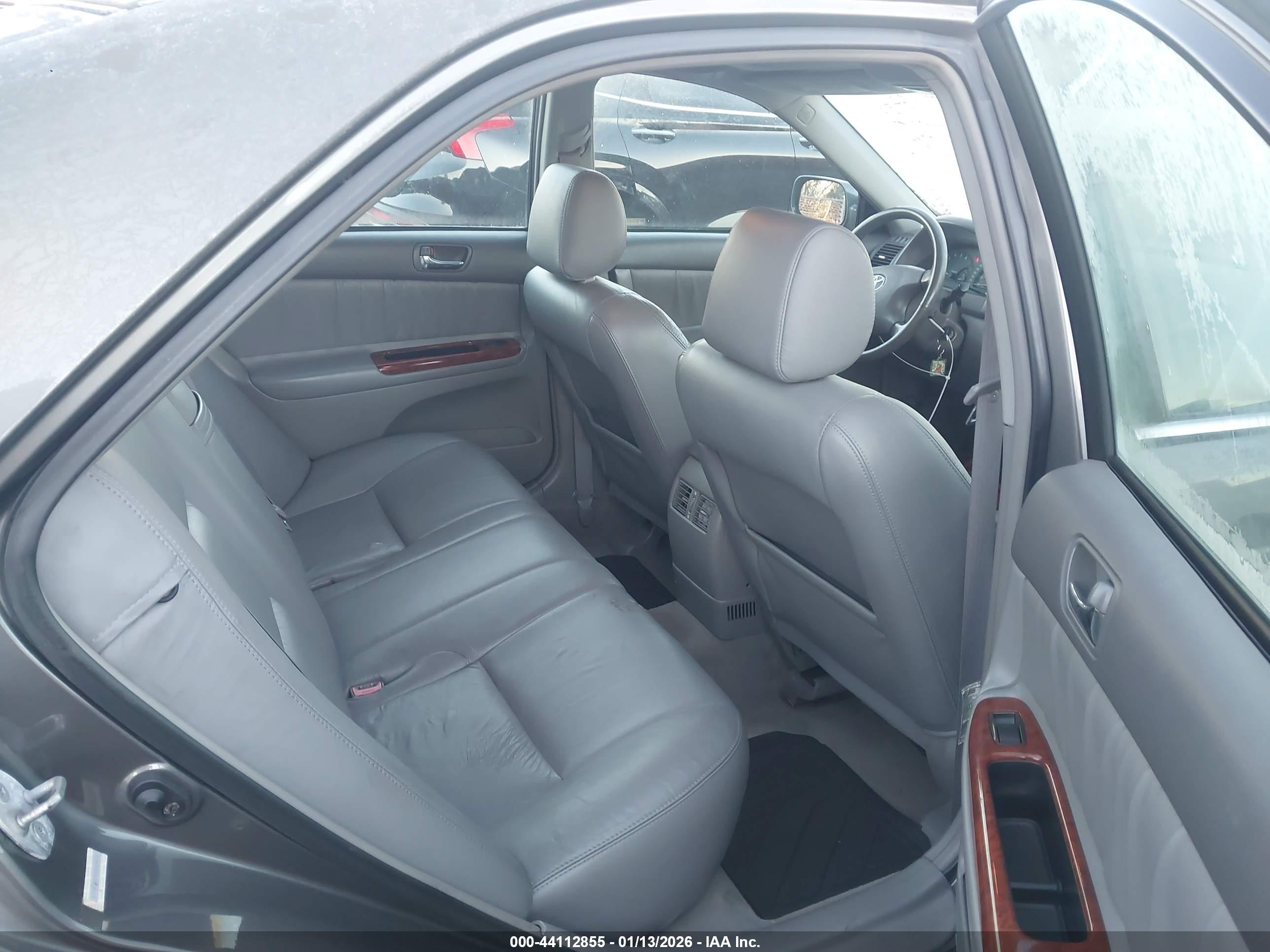 TOYOTA CAMRY image 8