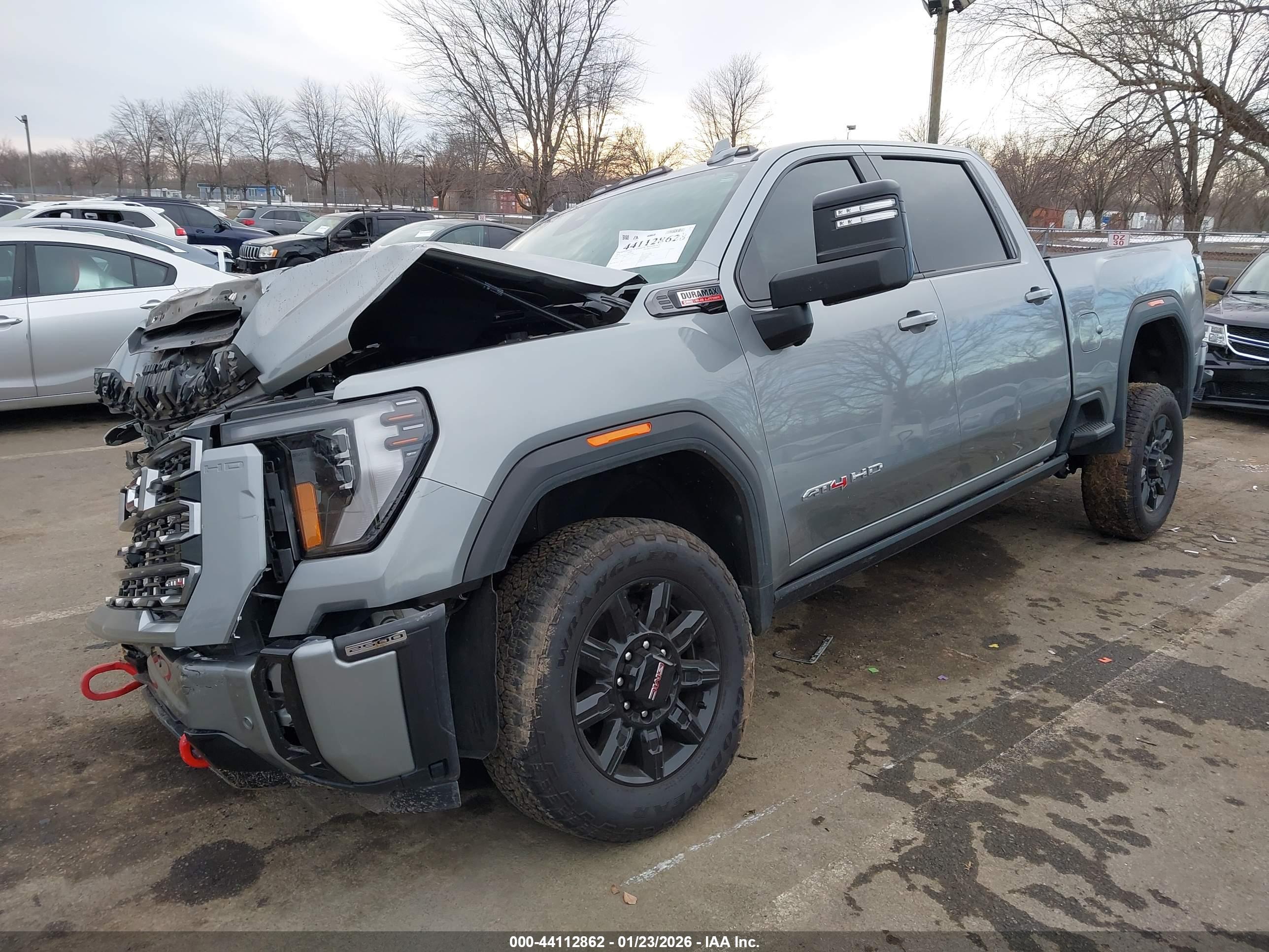 GMC SIERRA image 2