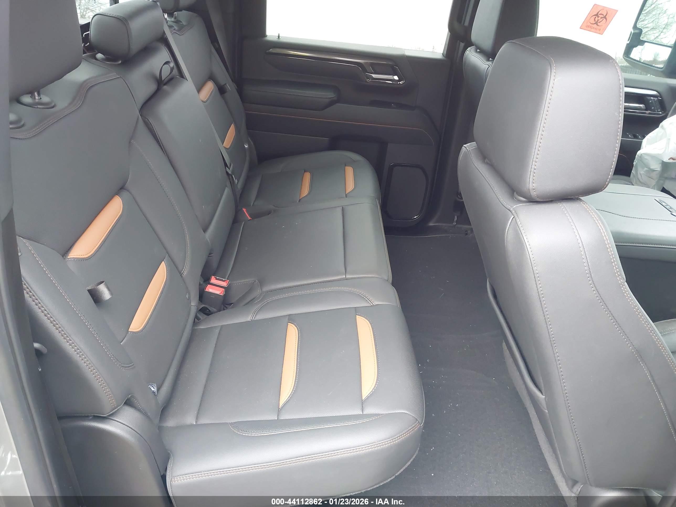 GMC SIERRA image 8