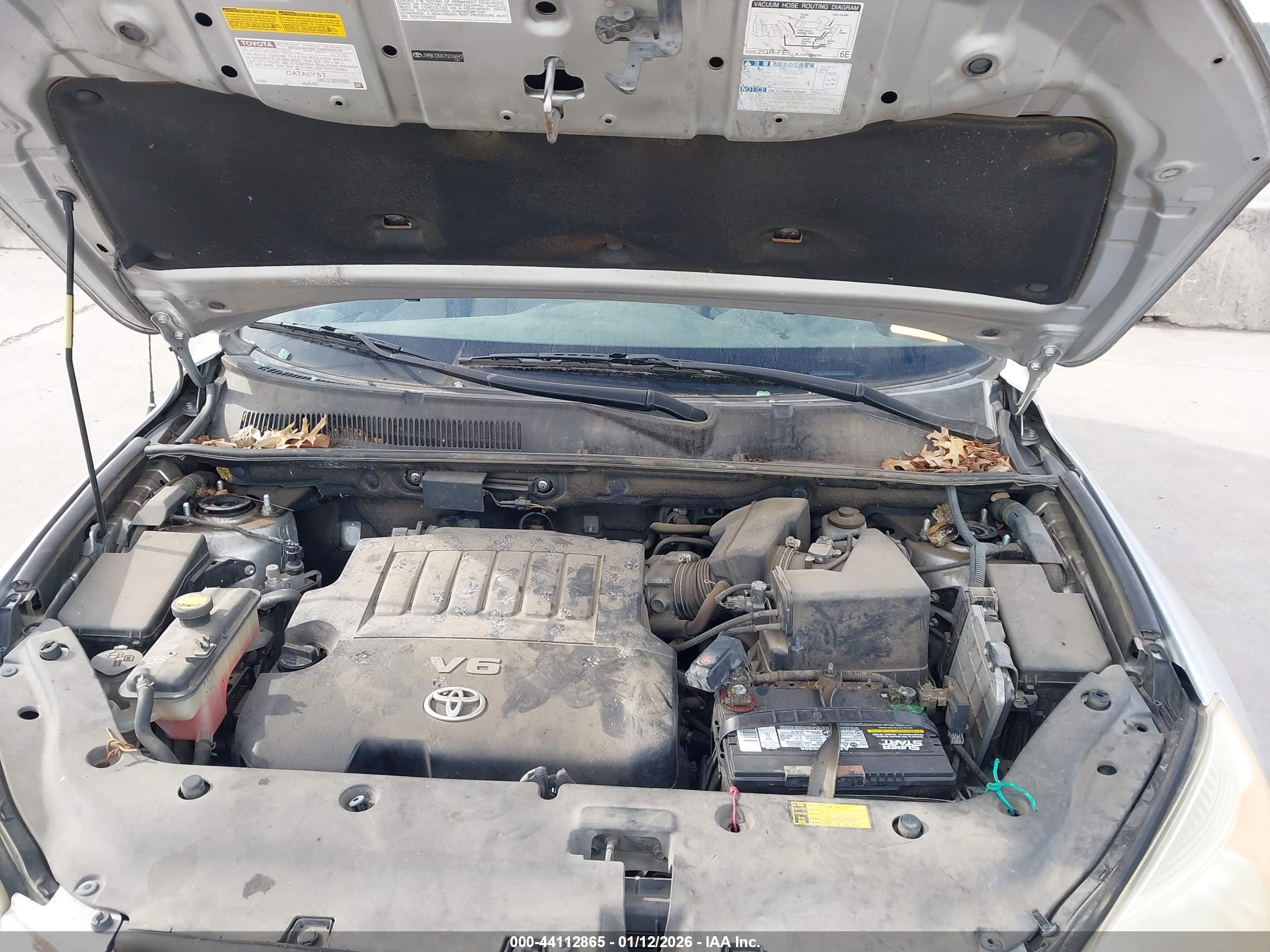 TOYOTA RAV4 image 10