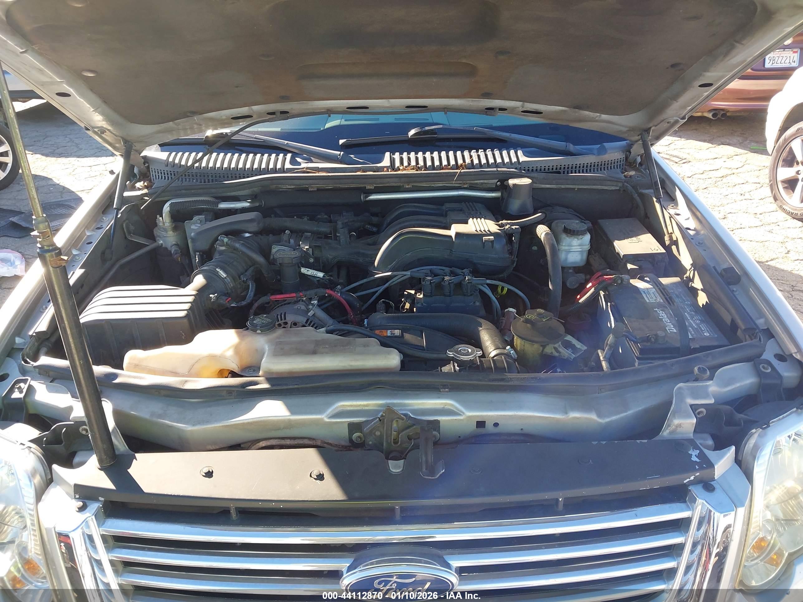 FORD EXPLORER image 10