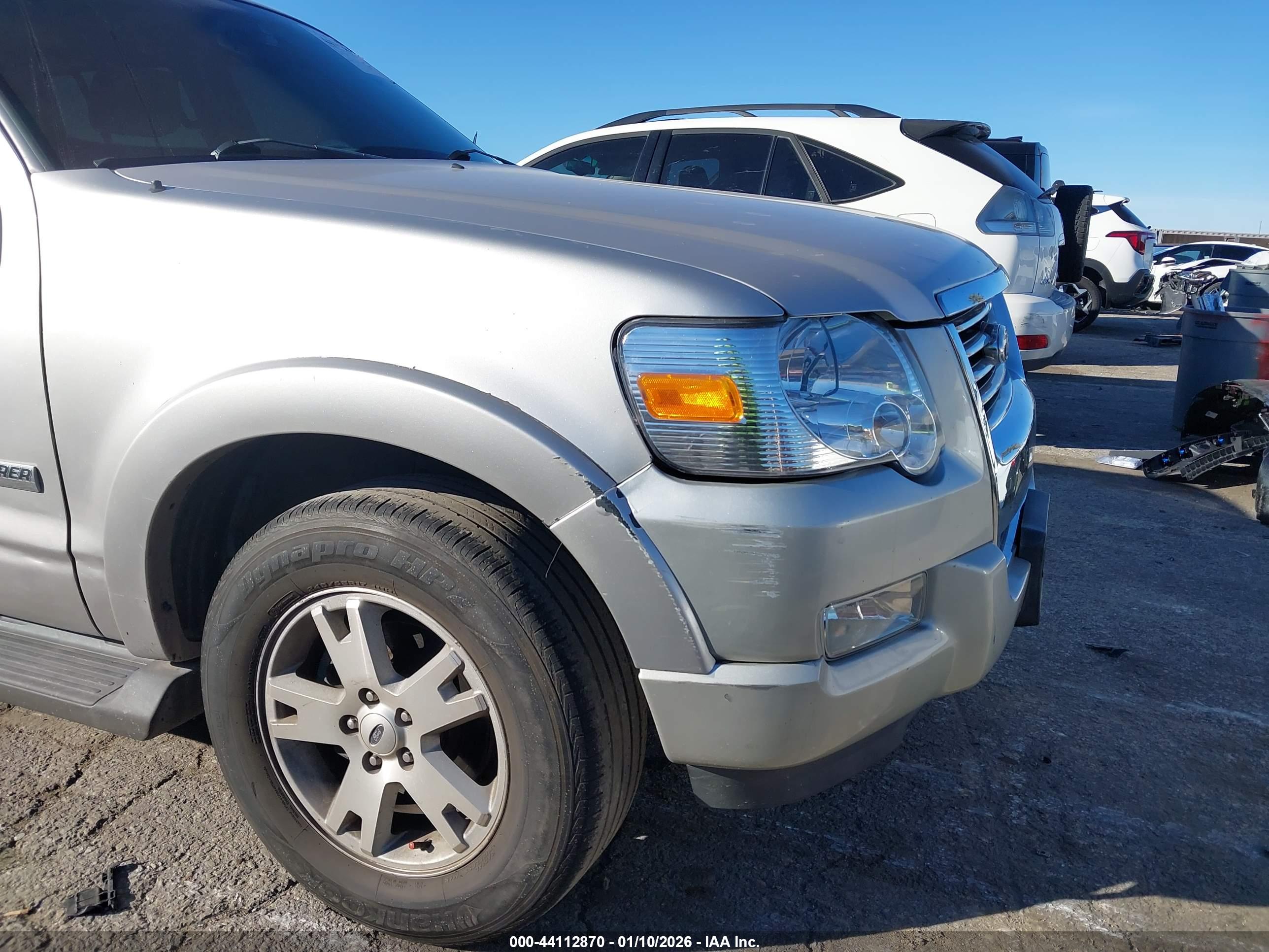 FORD EXPLORER image 6