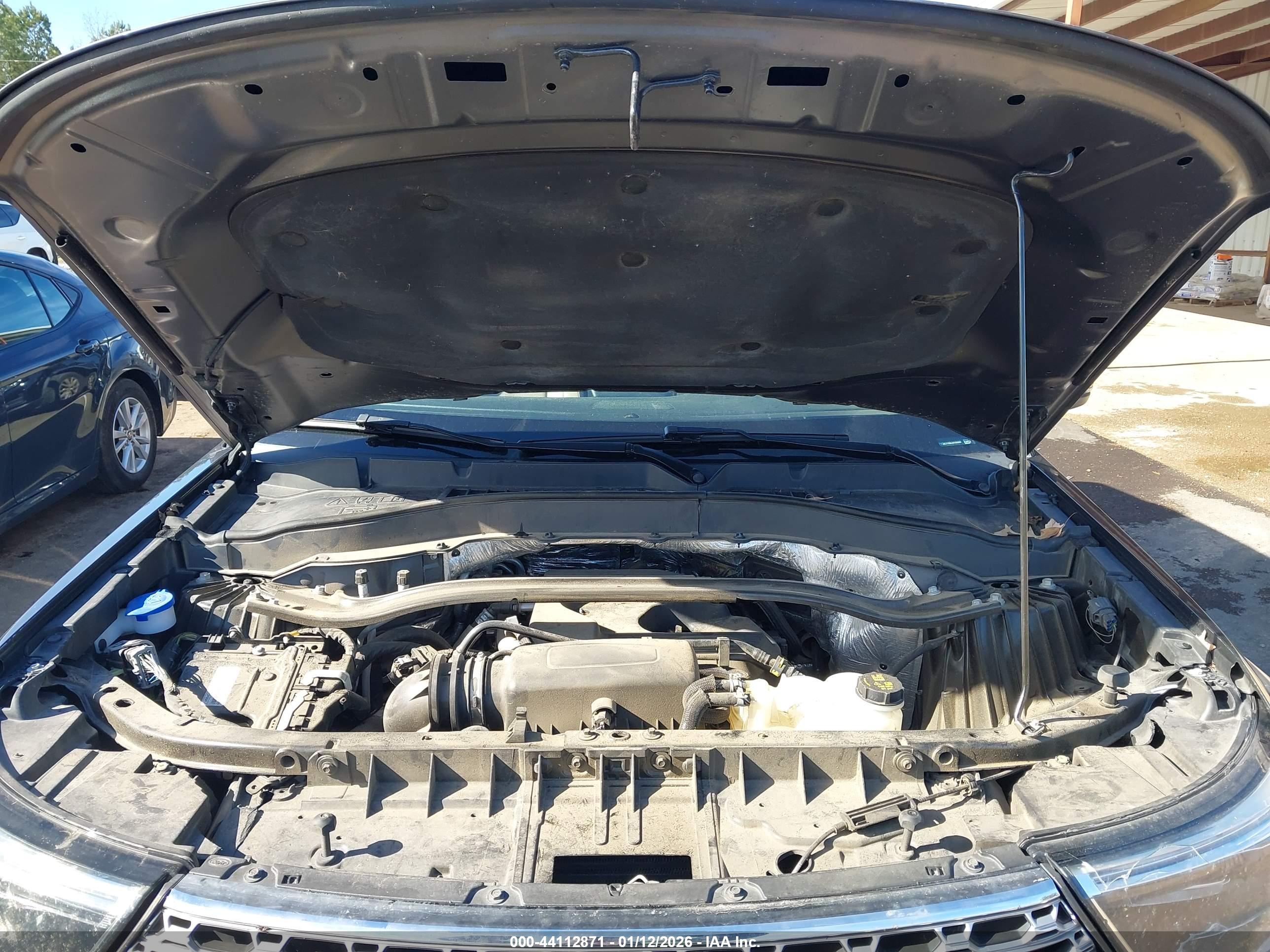 FORD EXPLORER image 10
