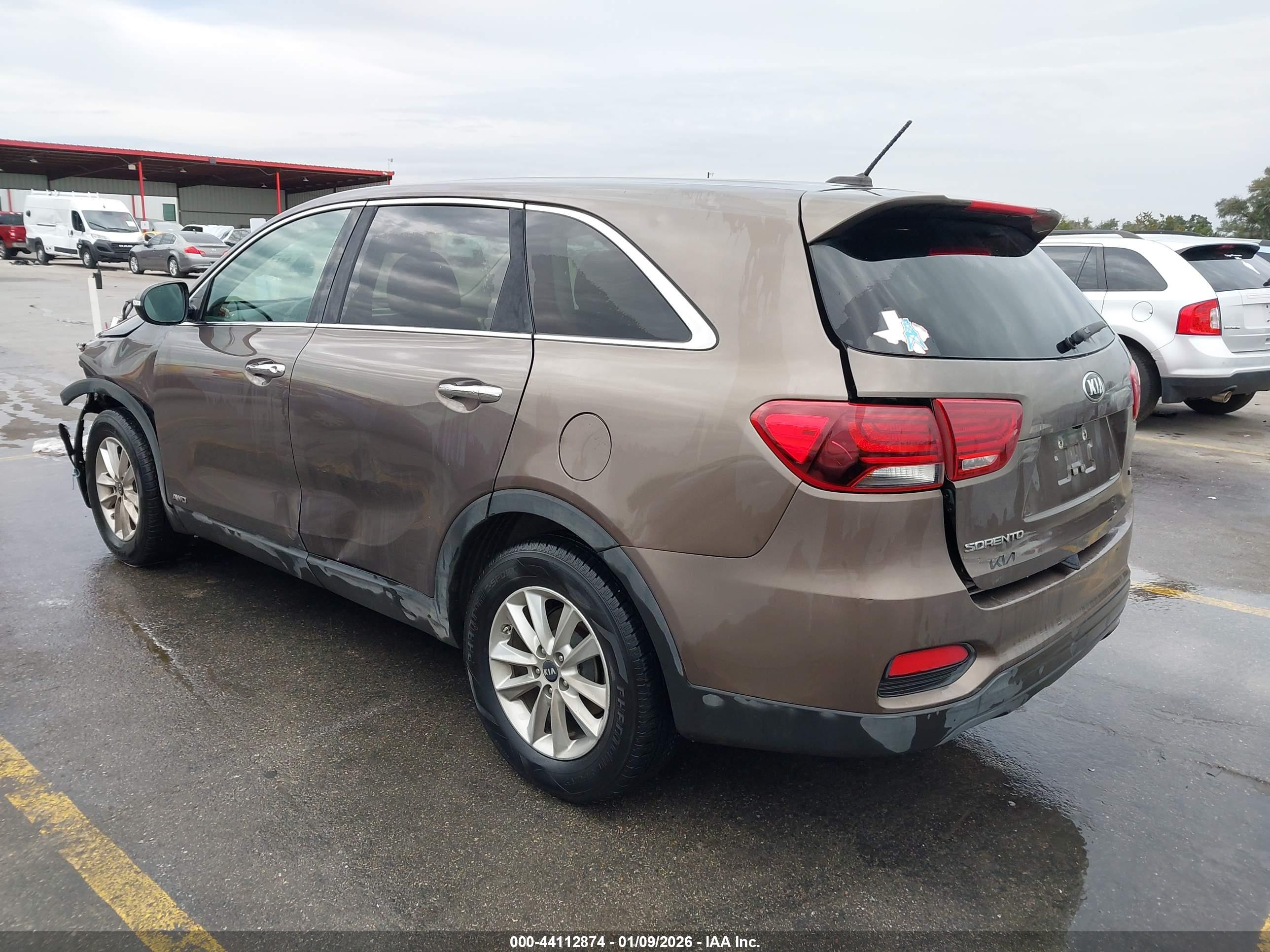 KIA SORENTO image 3