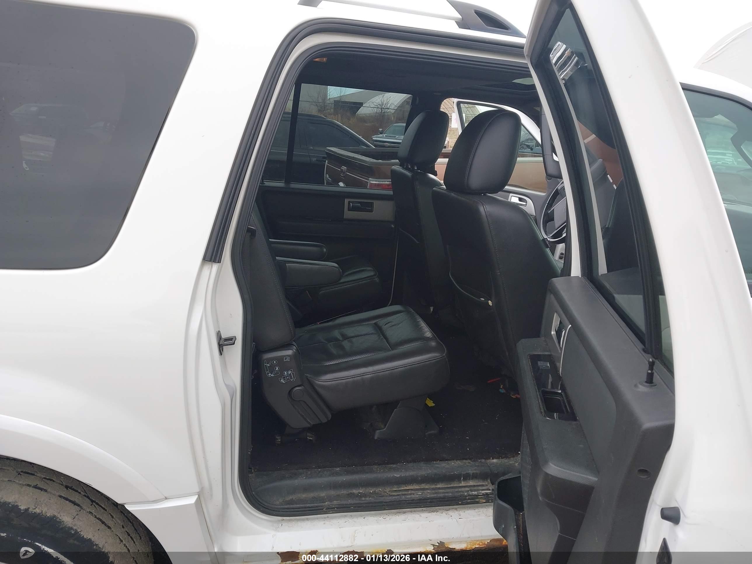 FORD EXPEDITION image 8