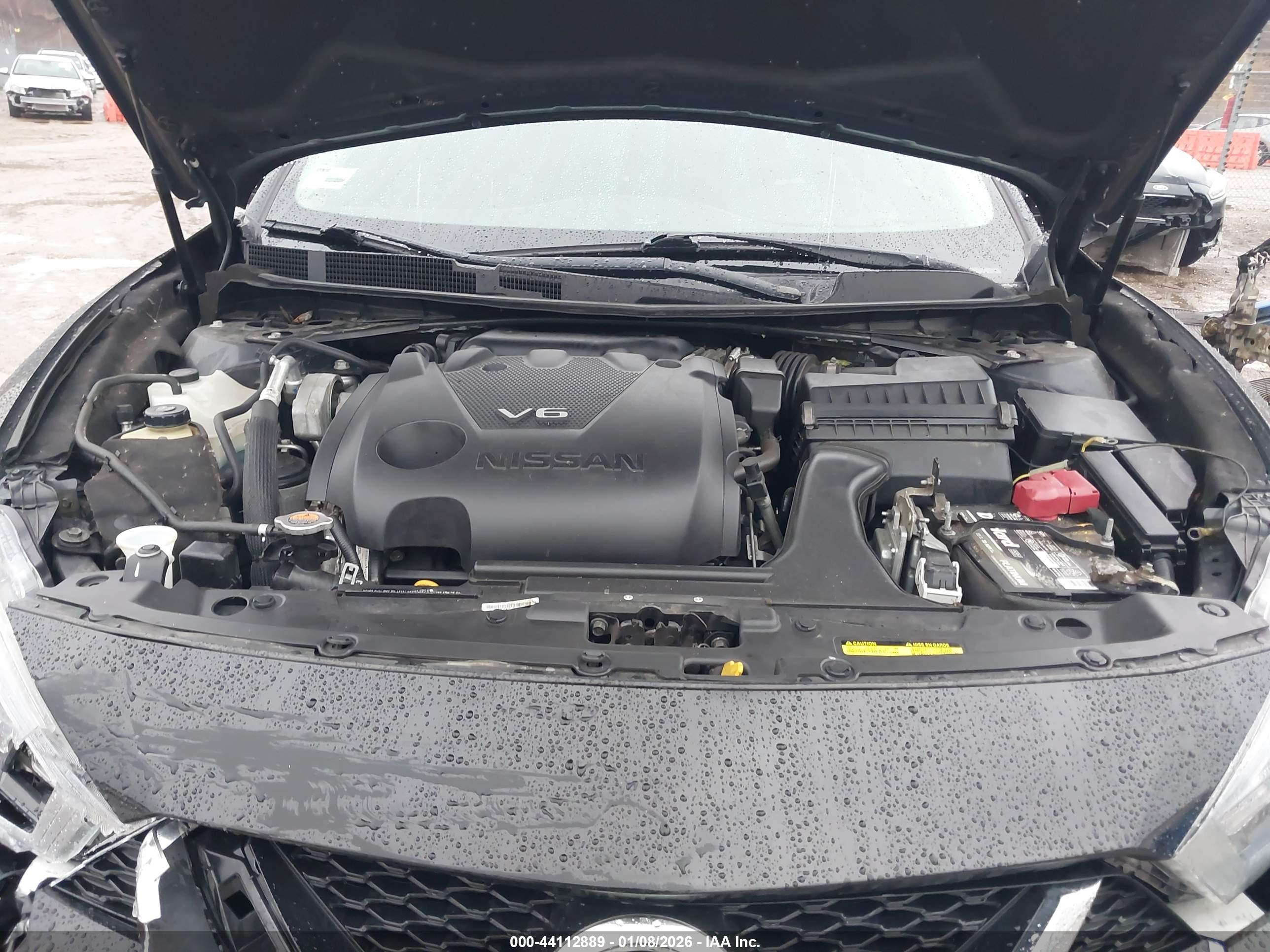 NISSAN MAXIMA image 10