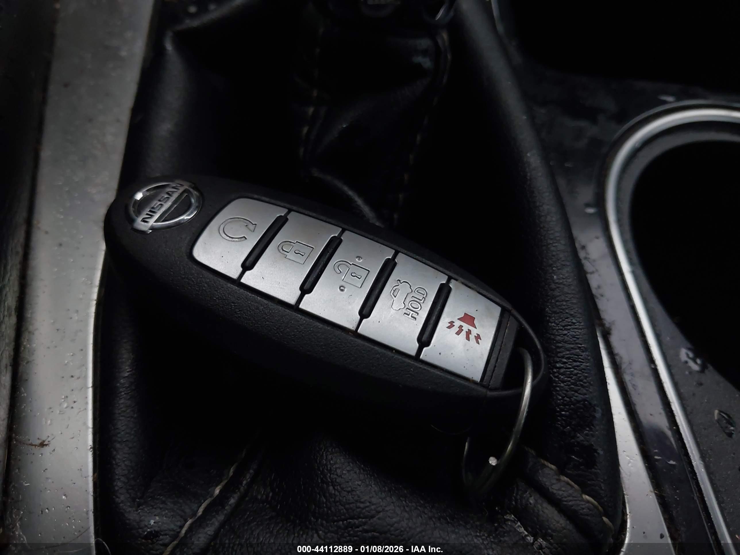 NISSAN MAXIMA image 11