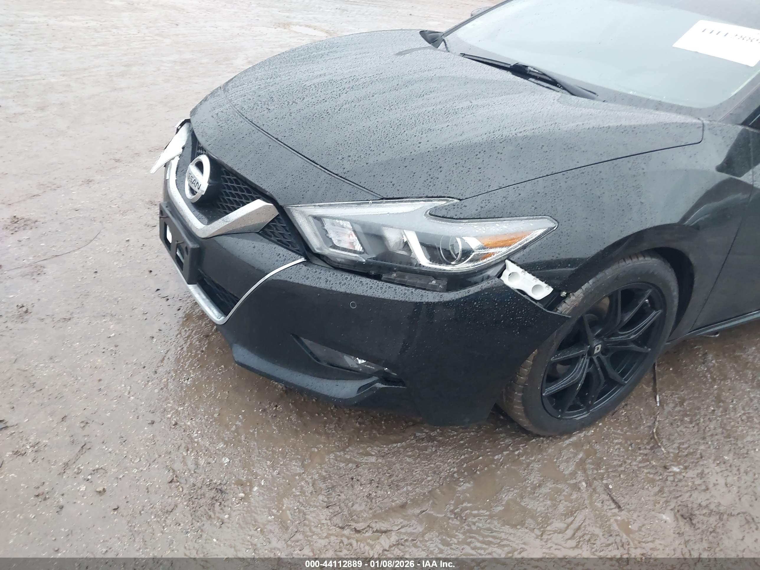 NISSAN MAXIMA image 6